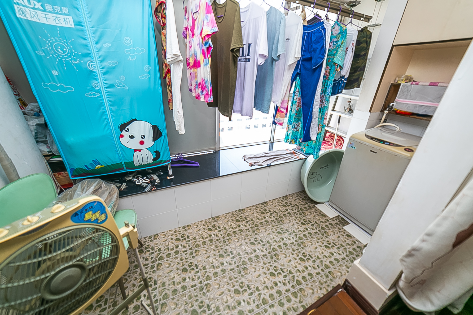 都市春天  3室2厅2卫   102.00万阳台