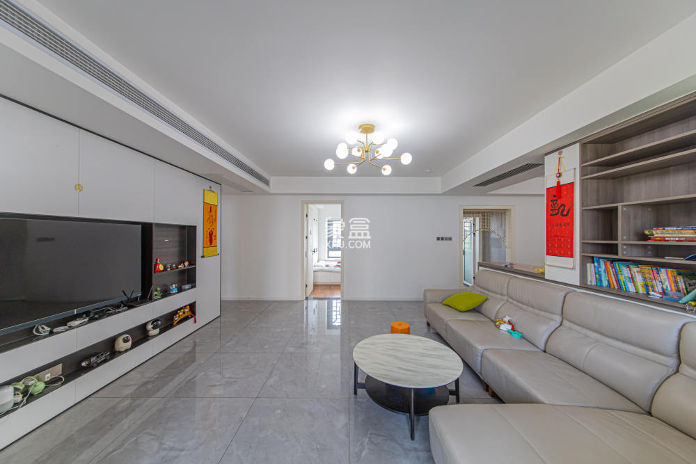 九峰远见  5室2厅2卫    218.0万