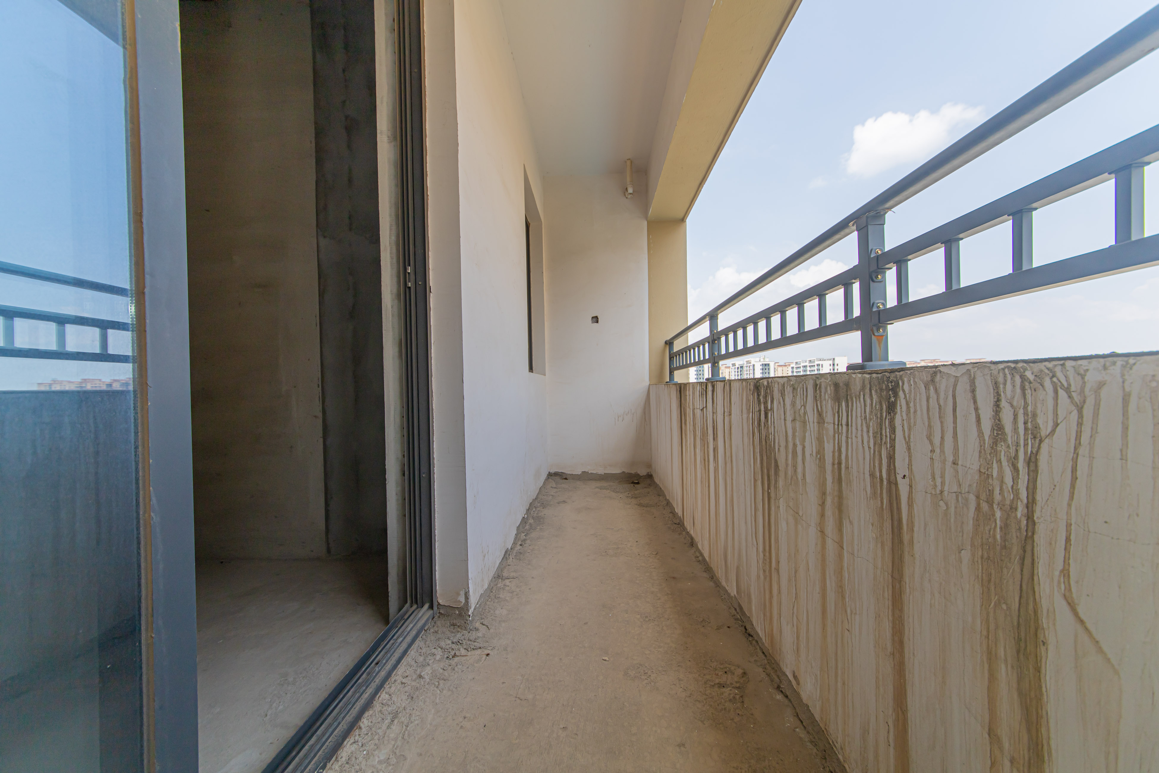 和泓融成府  4室2厅2卫    106.0万 和泓融成府  4室2厅2卫    106.0万阳台