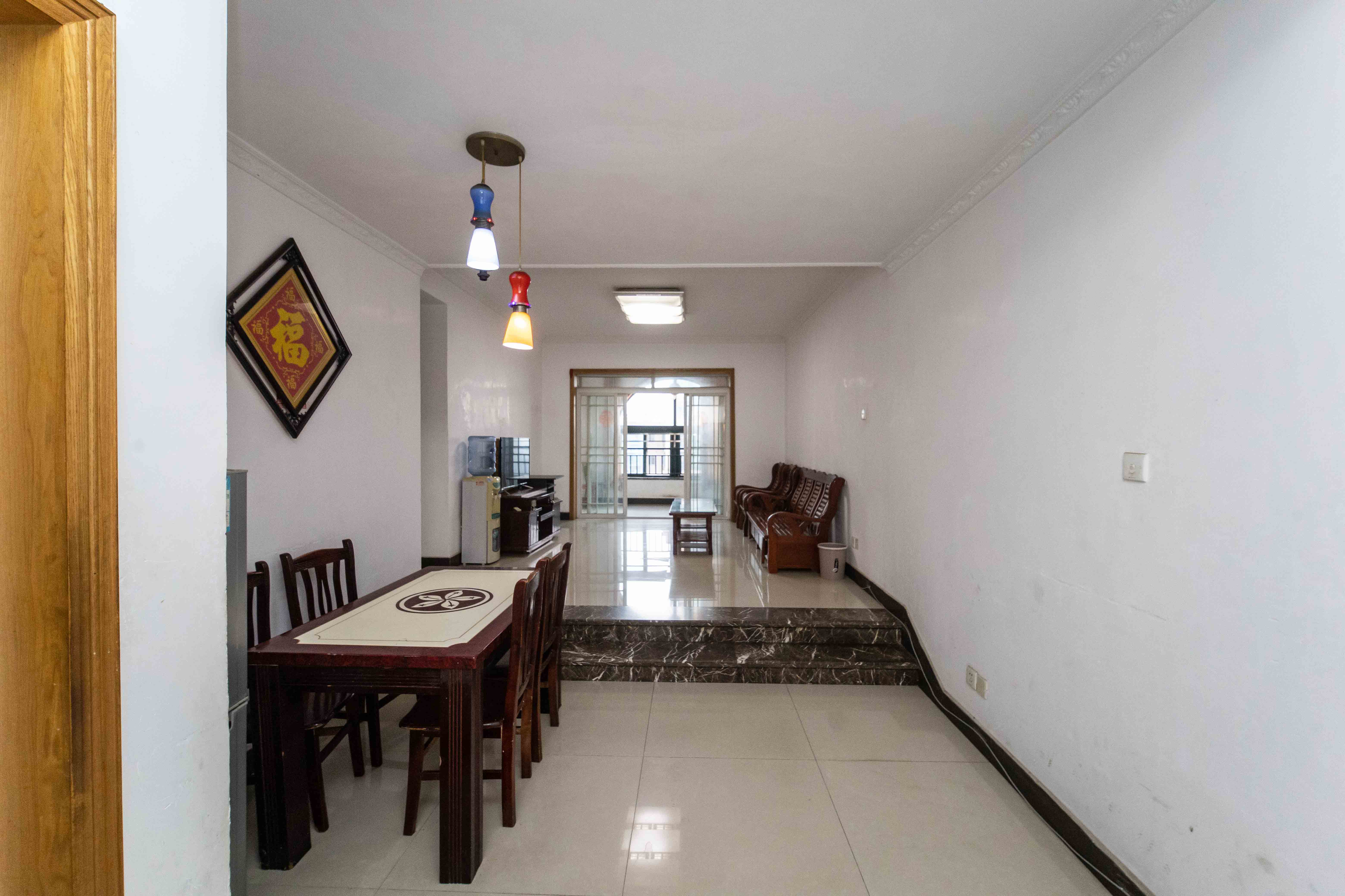 东玺门  2室1厅1卫    72.0万 东玺门  2室1厅1卫    72.0万客厅