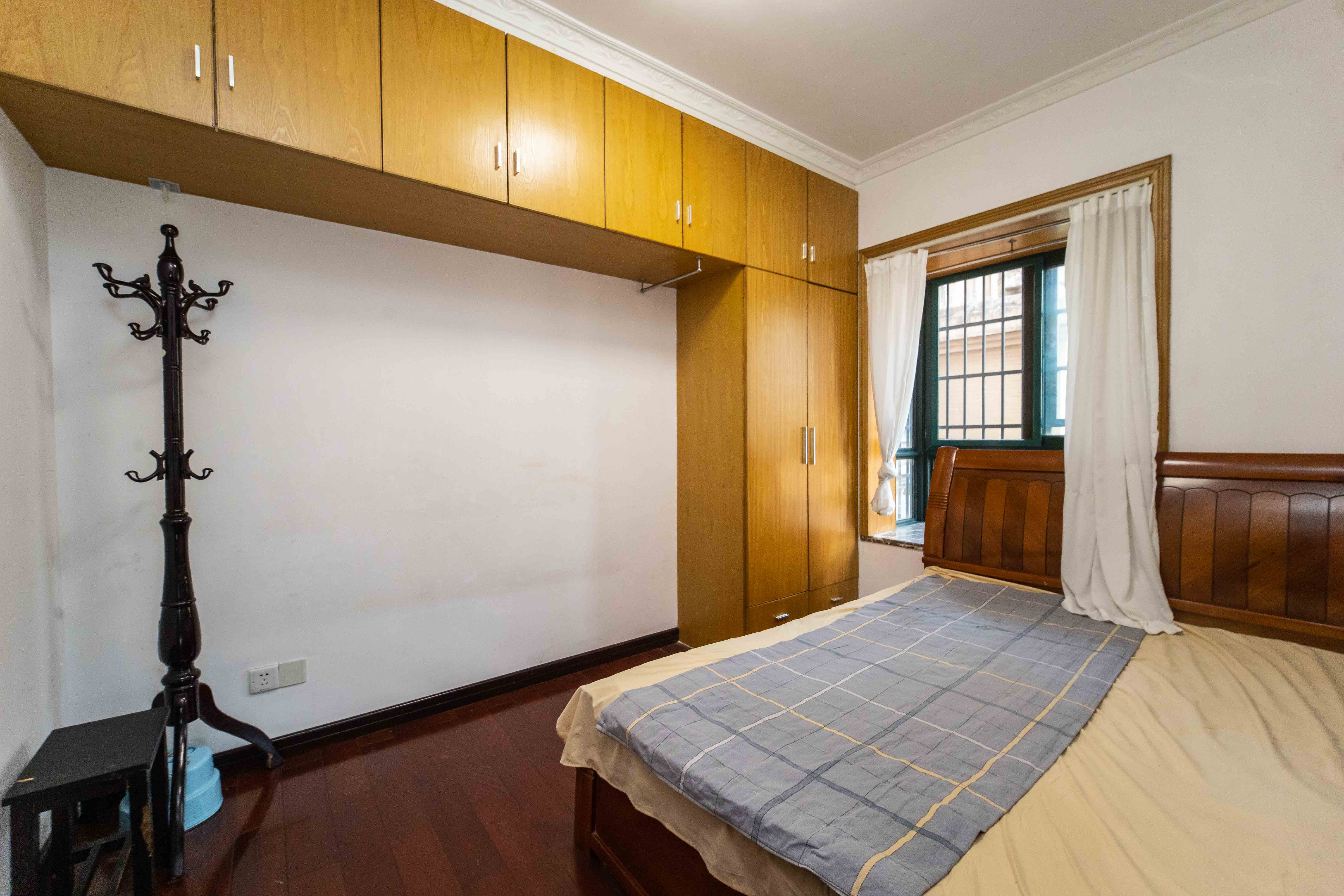 东玺门  2室1厅1卫    72.0万 东玺门  2室1厅1卫    72.0万卧室