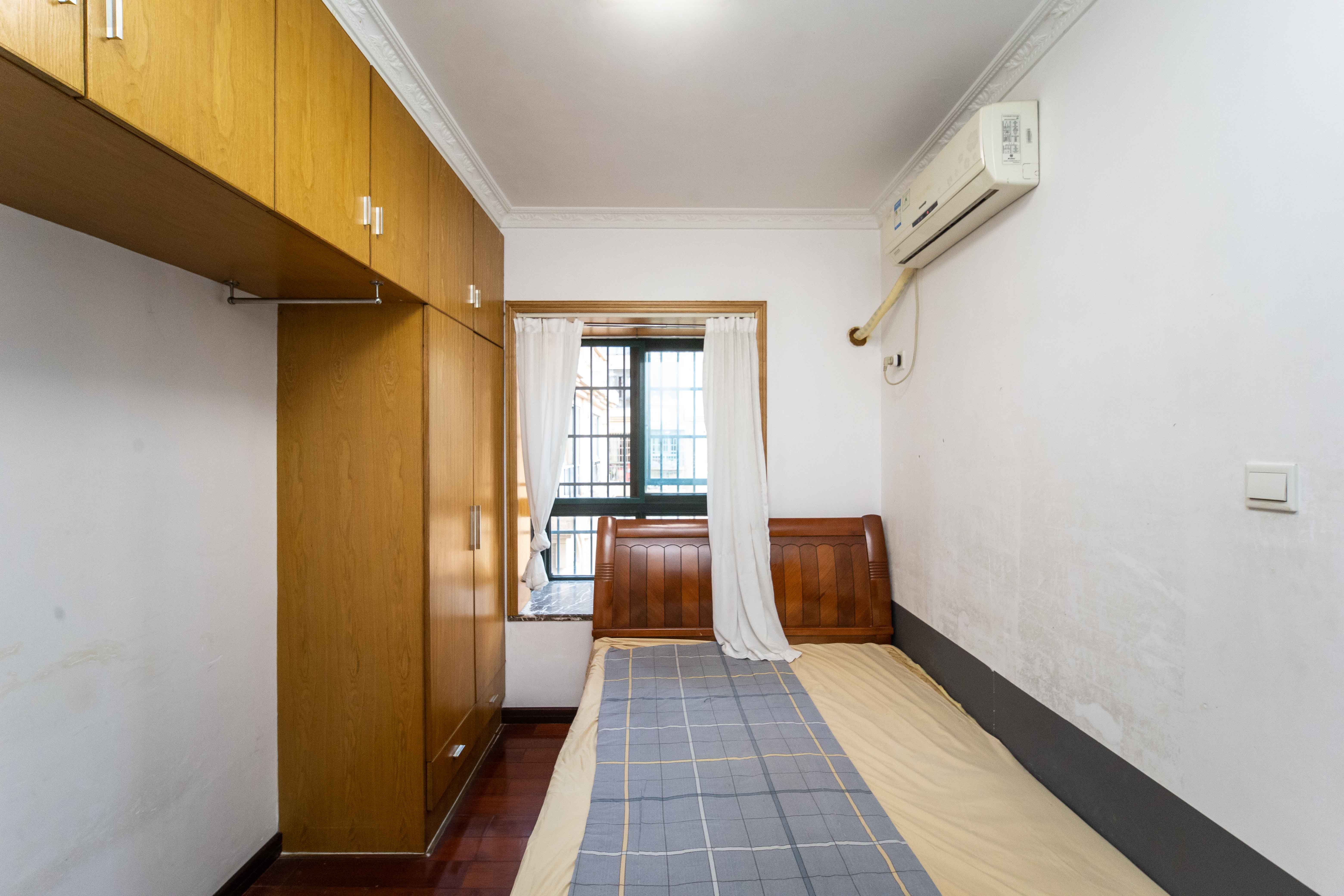 东玺门  2室1厅1卫    72.0万 东玺门  2室1厅1卫    72.0万卧室