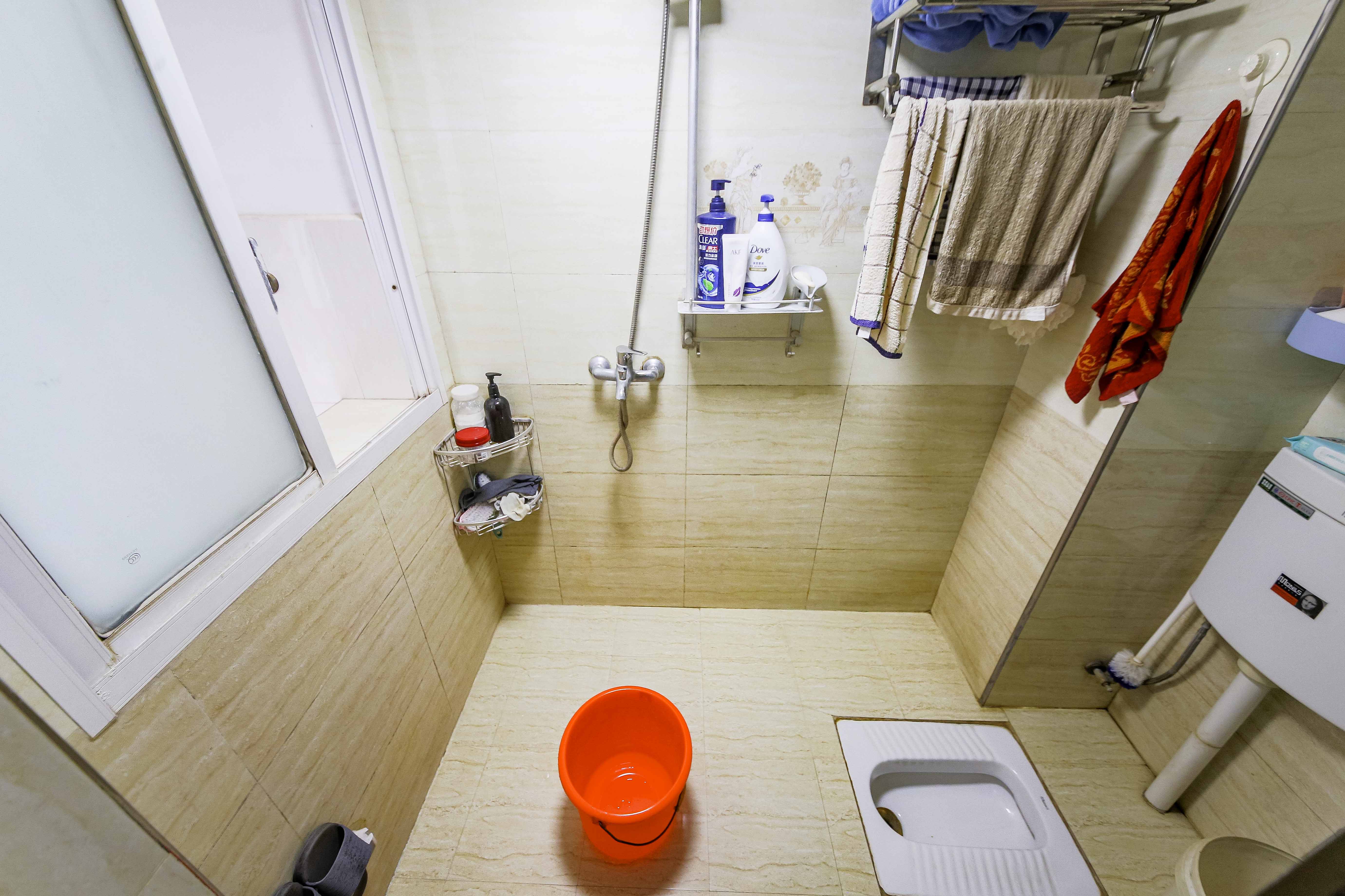 弘欣公寓  3室2厅1卫    52.0万 弘欣公寓  3室2厅1卫    52.0万卫生间