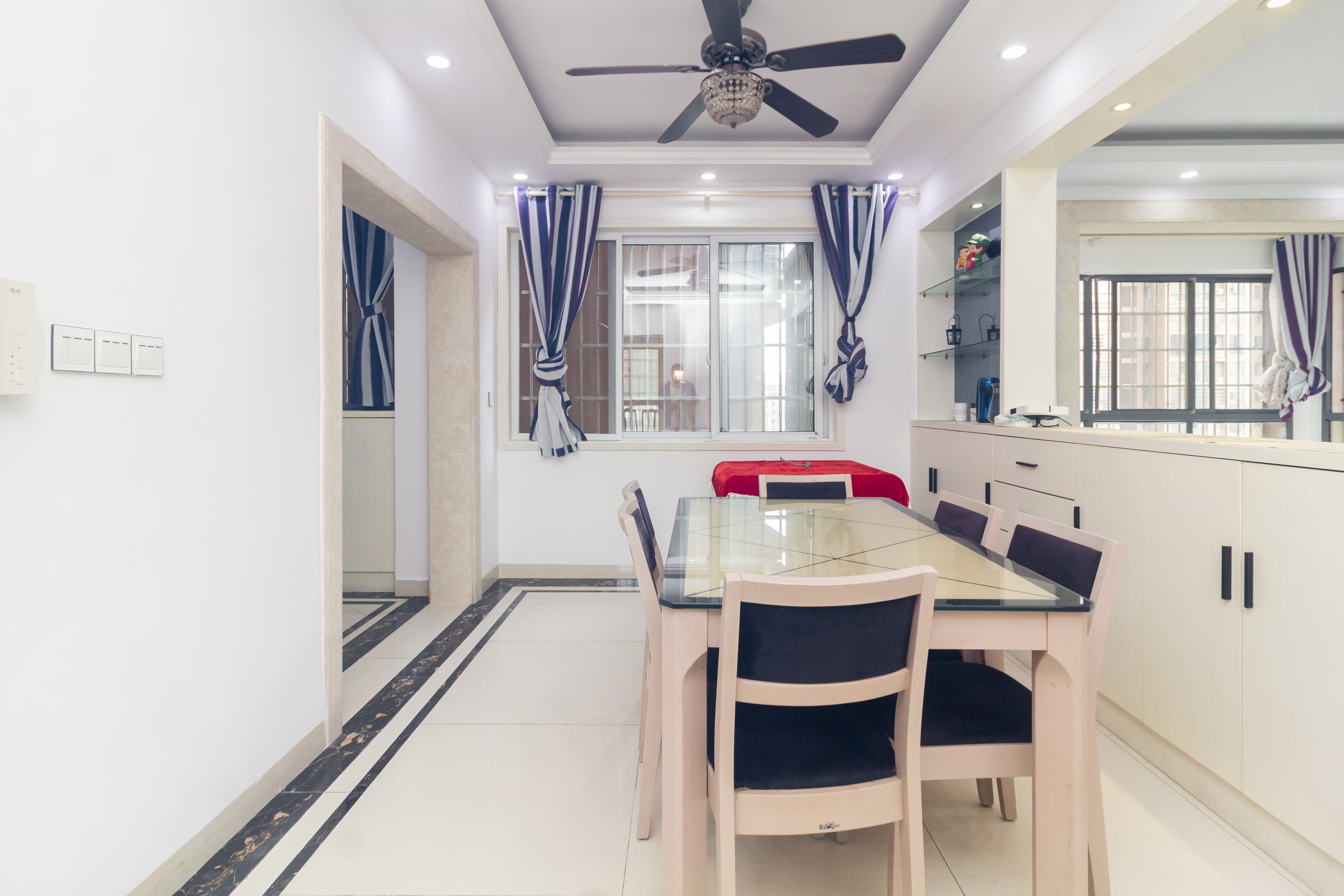 爵士湘 3室1厅1卫 79.8万 爵士湘 3室1厅1卫 79.8万客厅