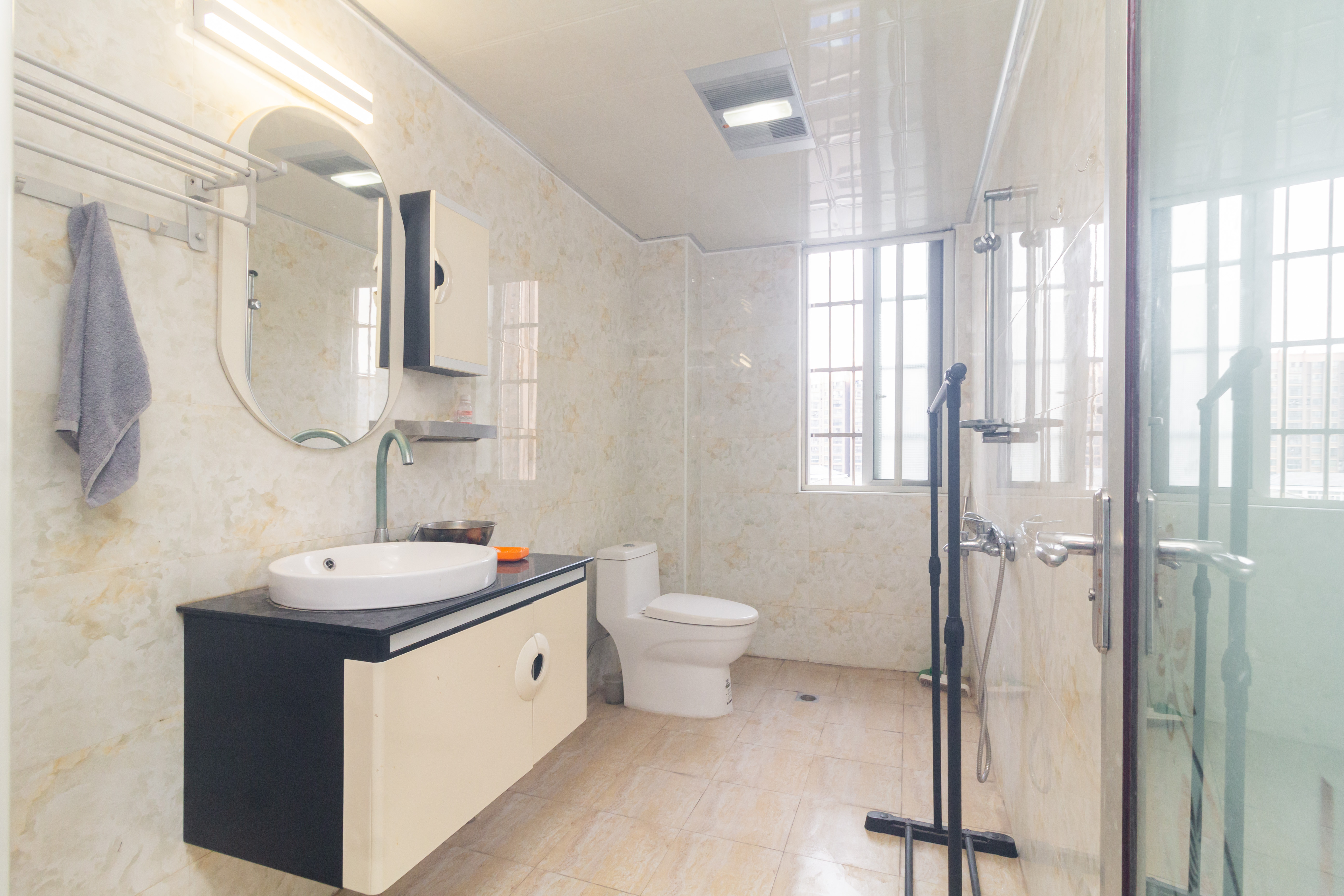 爵士湘 3室1厅1卫 79.8万 爵士湘 3室1厅1卫 79.8万卫生间