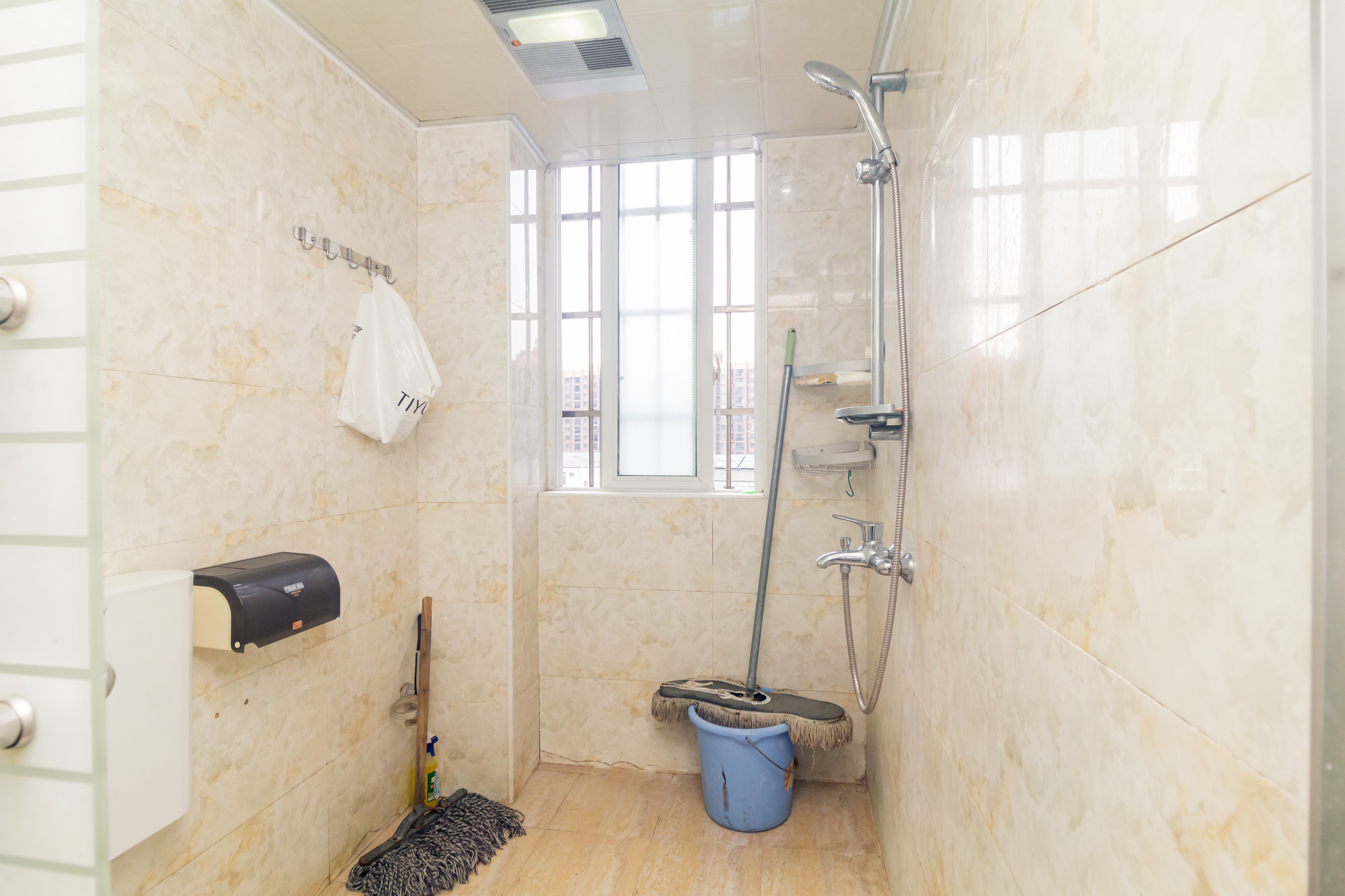 爵士湘 3室1厅1卫 79.8万 爵士湘 3室1厅1卫 79.8万卫生间