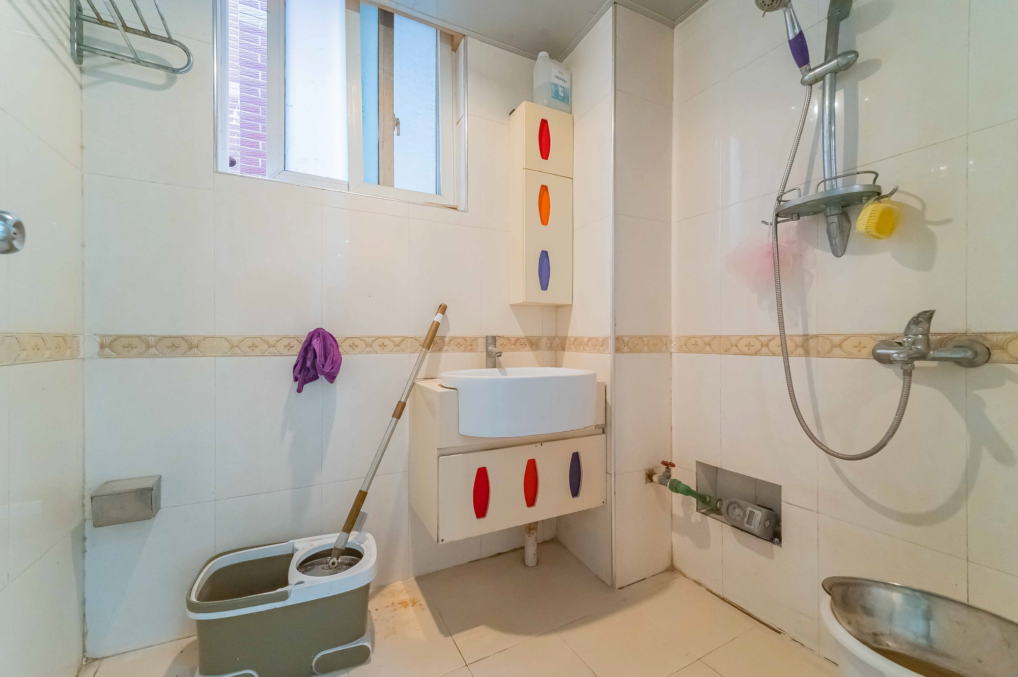 彩都公寓  3室2厅2卫    80.8万 彩都公寓  3室2厅2卫    80.8万卫生间