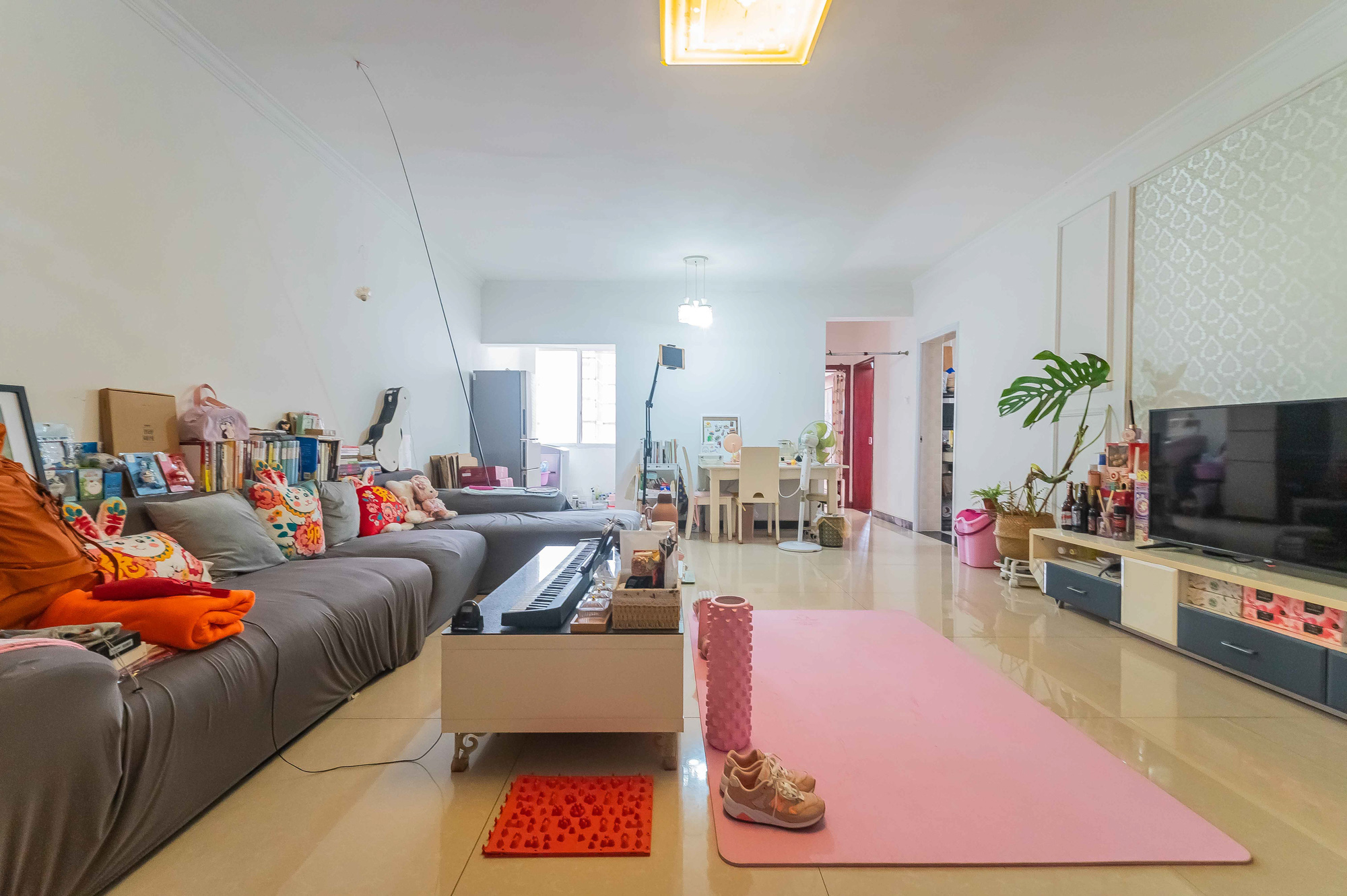 锦璨家园  2室2厅1卫    58.8万 锦璨家园  2室2厅1卫    58.8万客厅