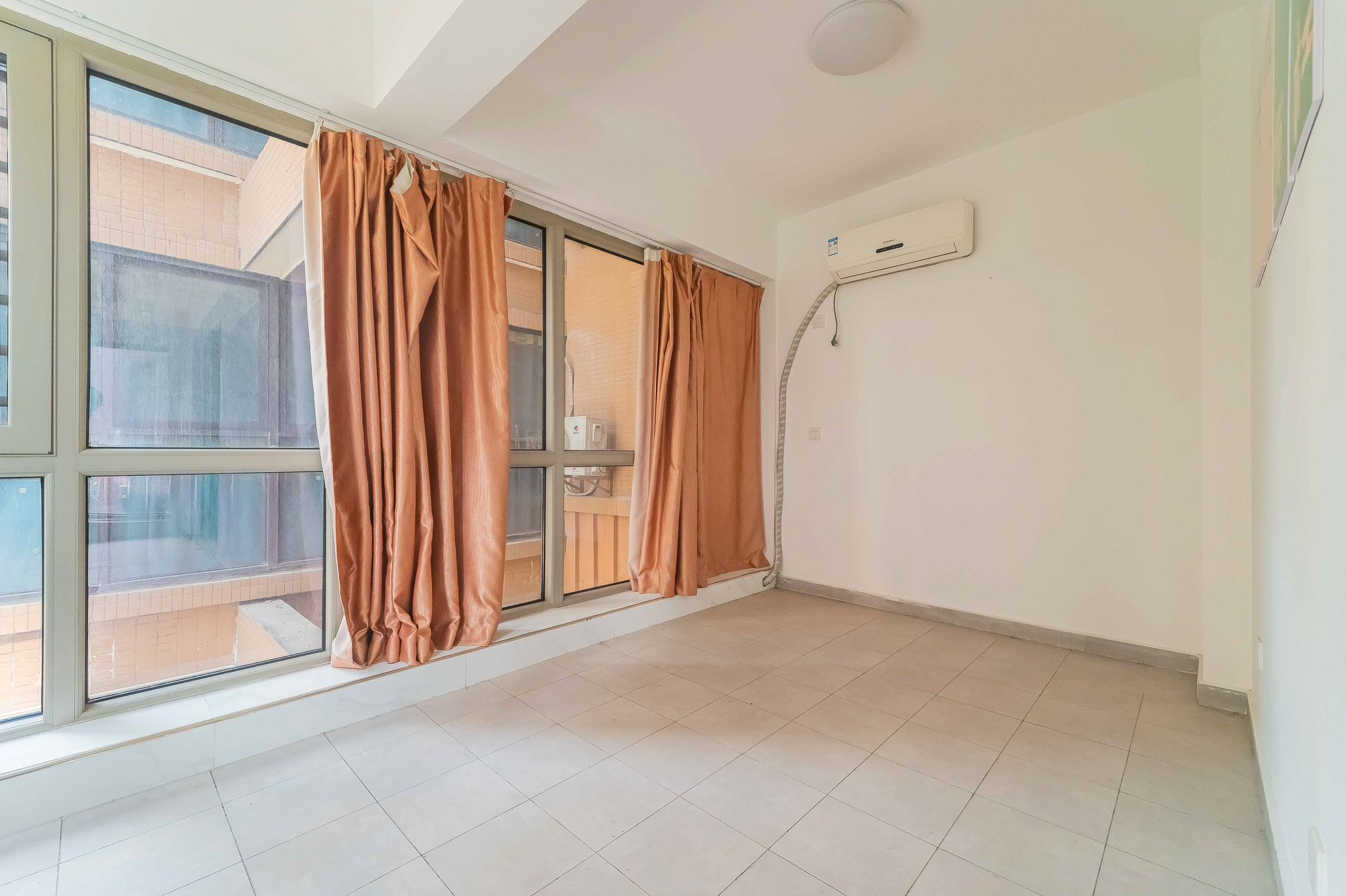 尚鑫海悦(新长海尚海城)  4室2厅2卫    99.8万 尚鑫海悦(新长海尚海城)  4室2厅2卫    99.8万卧室