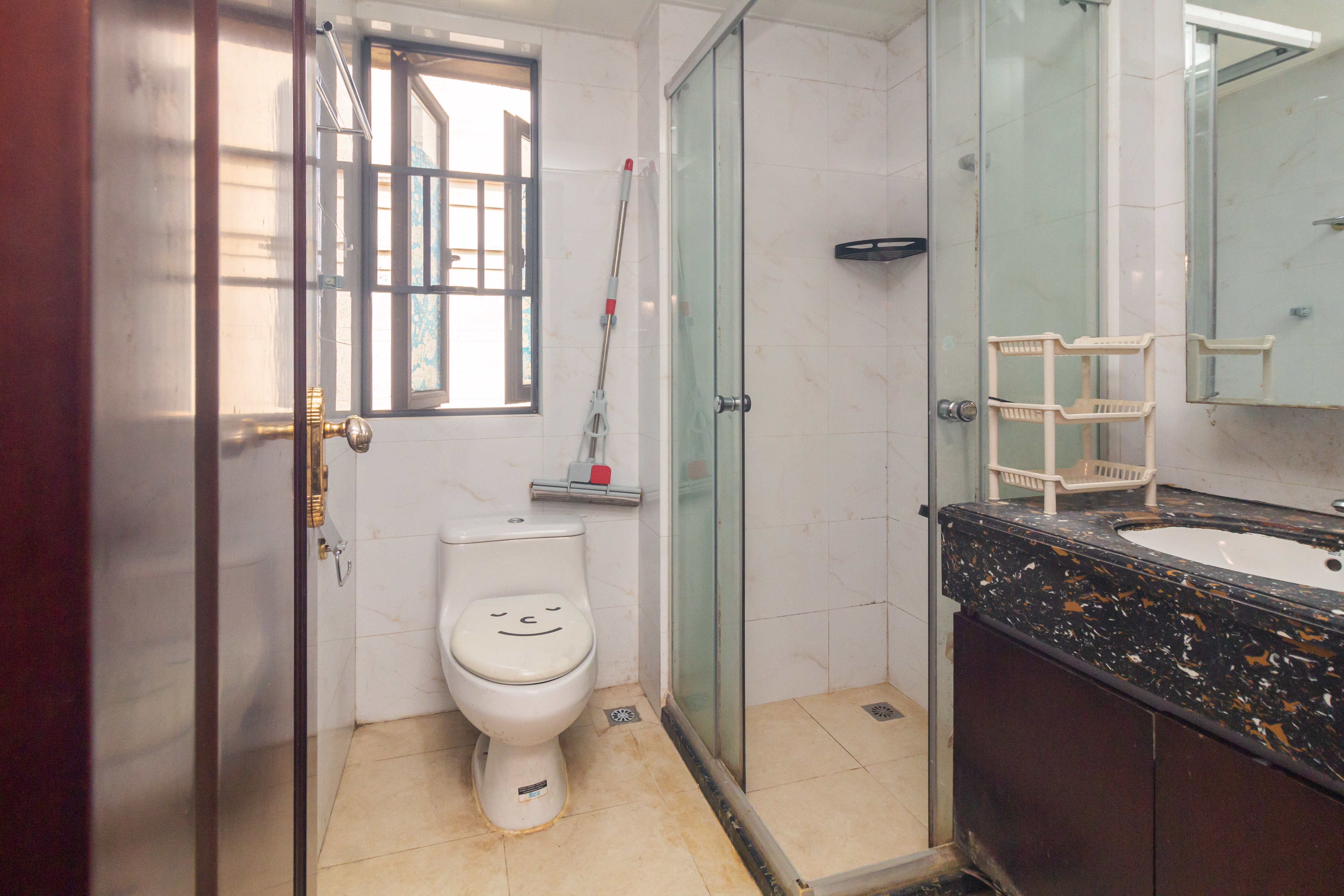 恒大江湾  3室2厅2卫    94.8万 恒大江湾  3室2厅2卫    94.8万卫生间