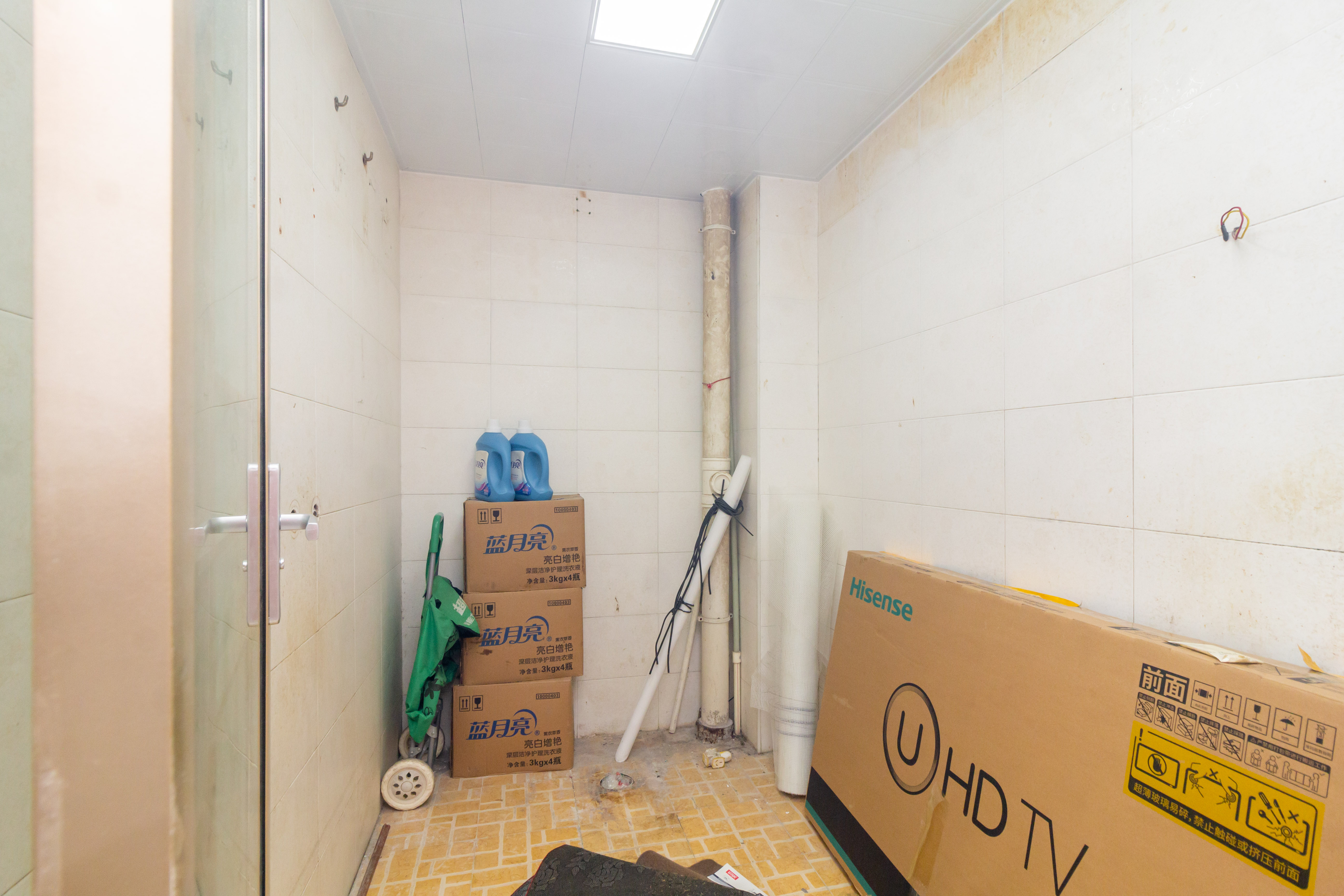 泉塘小区  3室2厅3卫    49.8万 泉塘小区  3室2厅3卫    49.8万卫生间