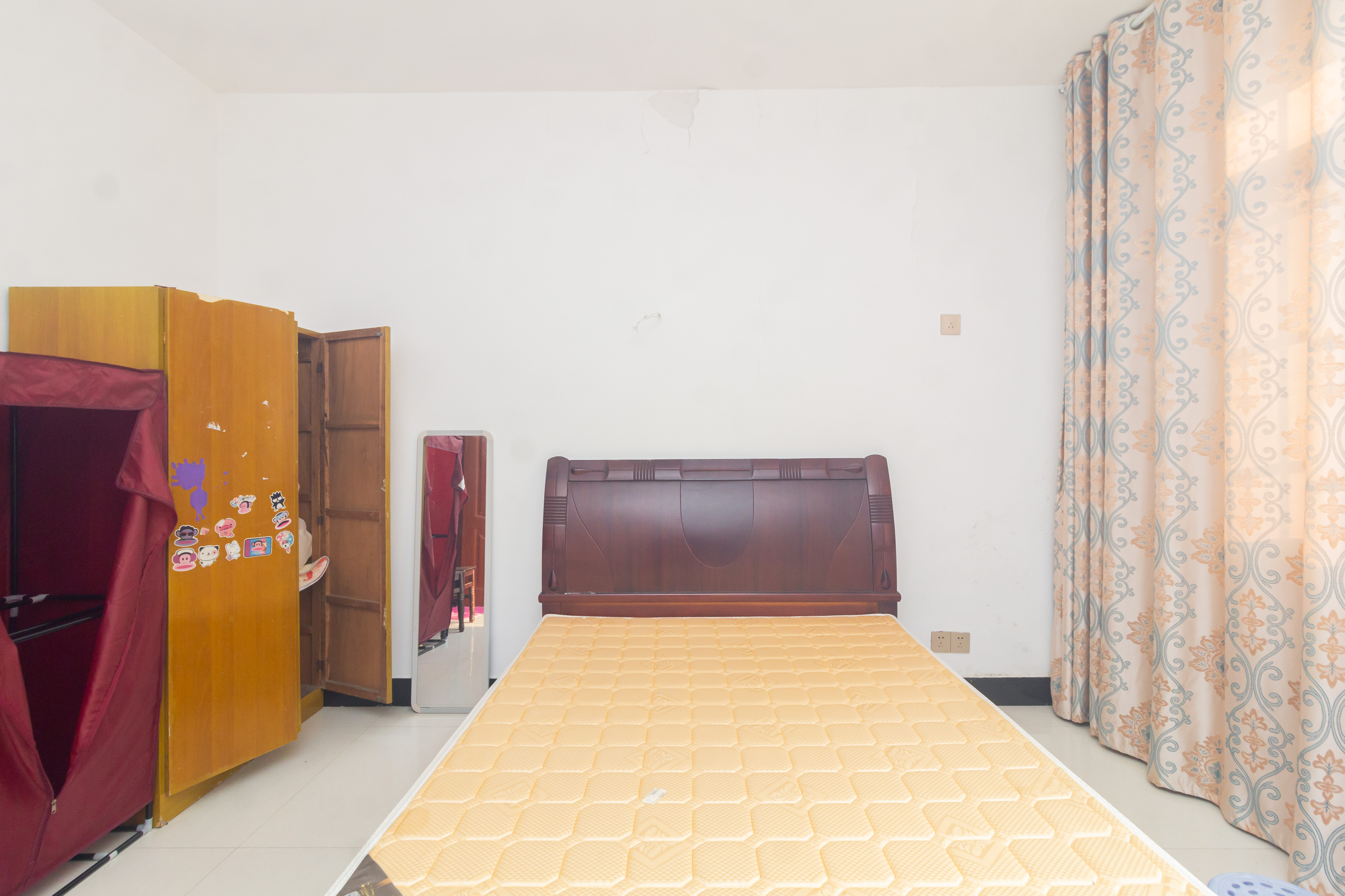 泉塘小区  3室2厅3卫    49.8万 泉塘小区  3室2厅3卫    49.8万卧室