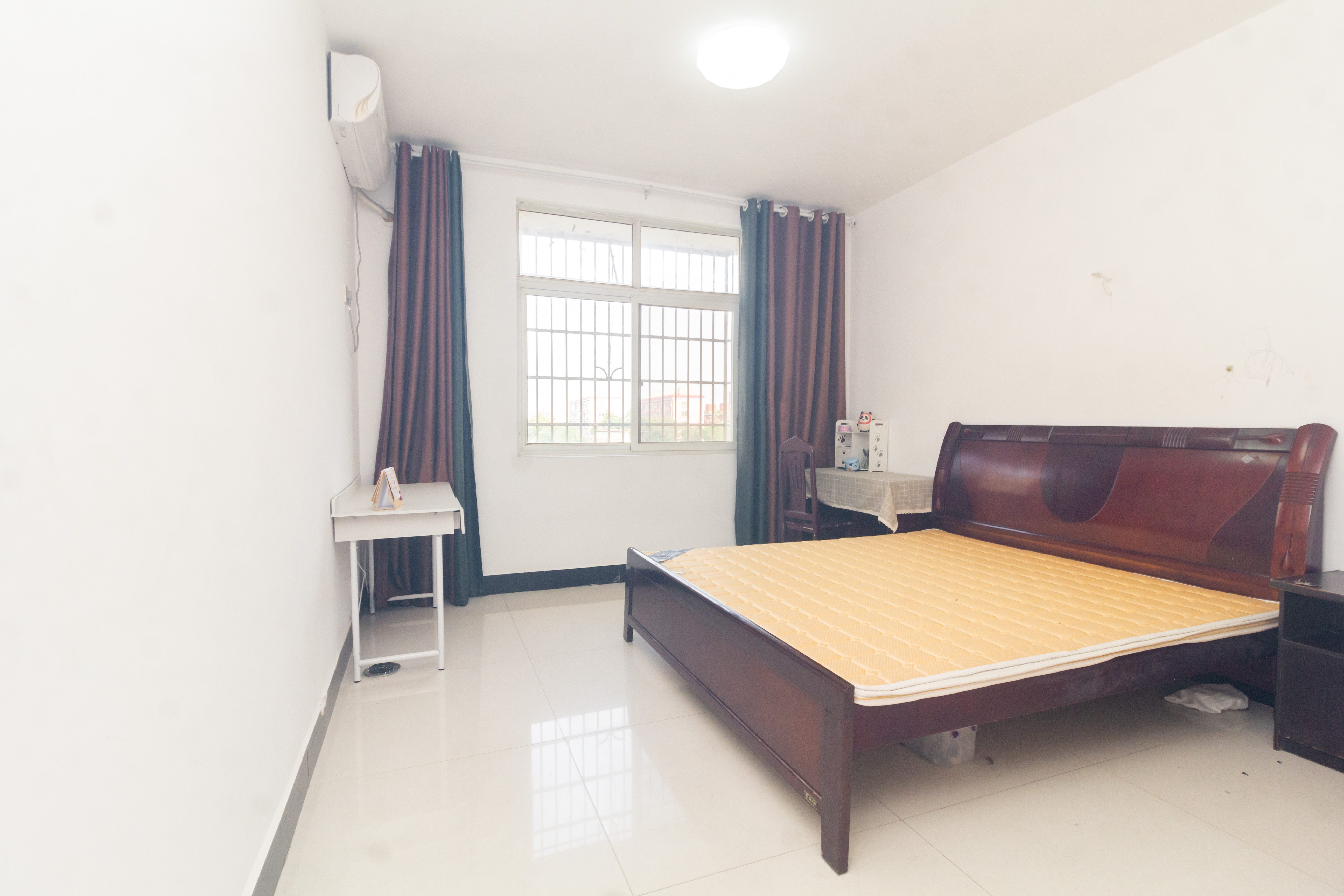 泉塘小区  3室2厅3卫    49.8万 泉塘小区  3室2厅3卫    49.8万卧室