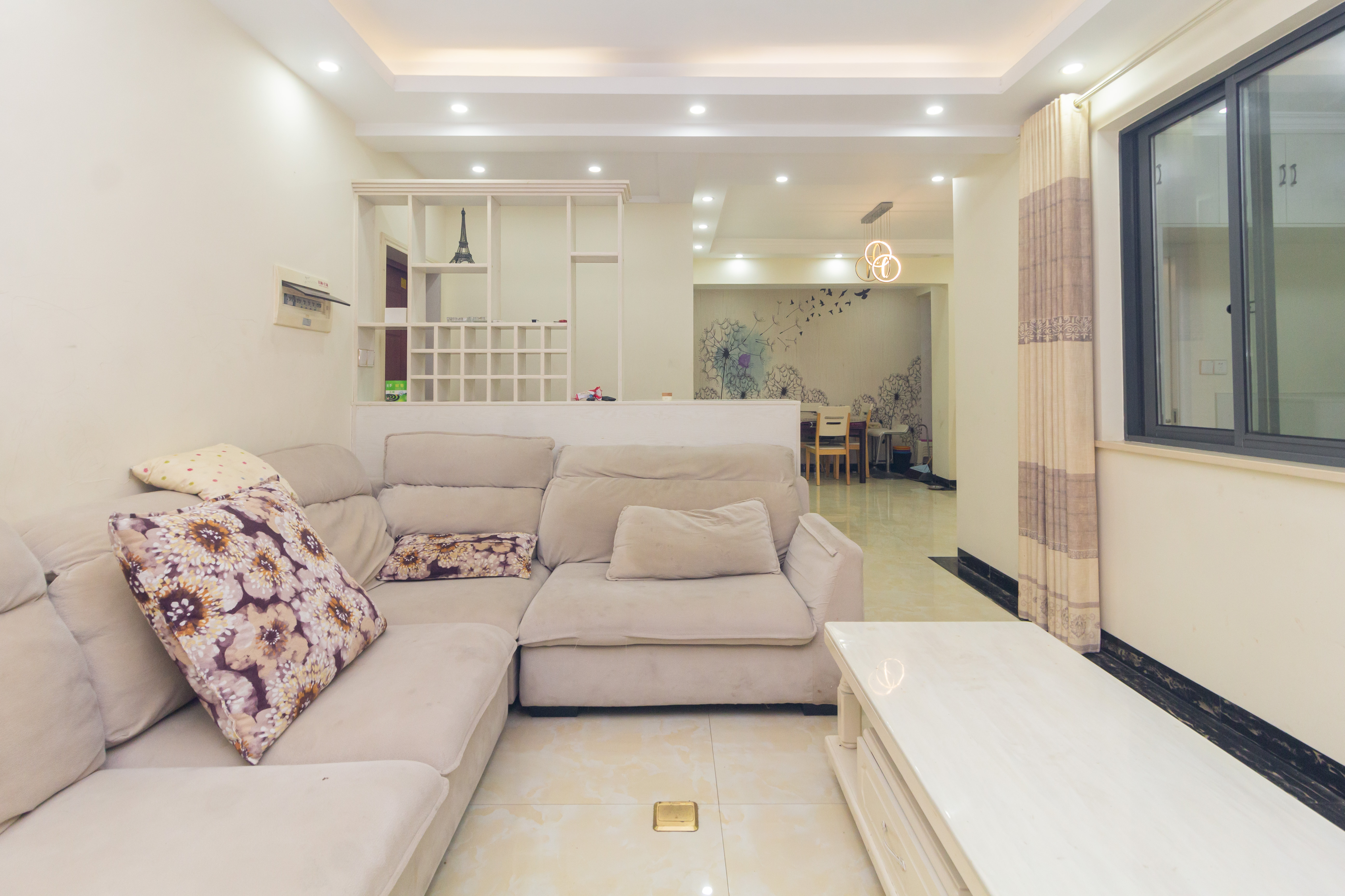 高林仕家 3室2厅1卫 63.8万 高林仕家 3室2厅1卫 63.8万客厅