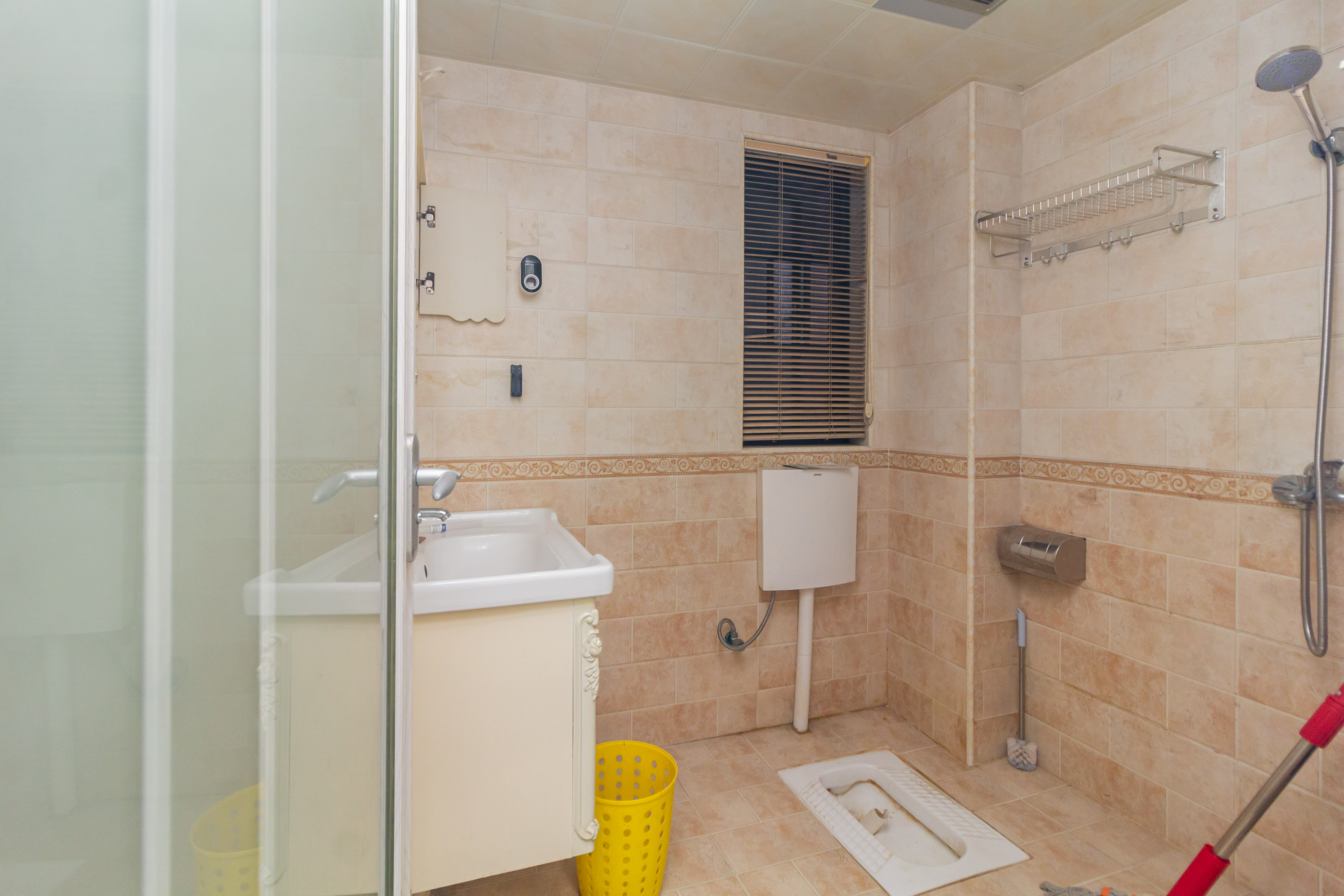 高林仕家 3室2厅1卫 63.8万 高林仕家 3室2厅1卫 63.8万卫生间