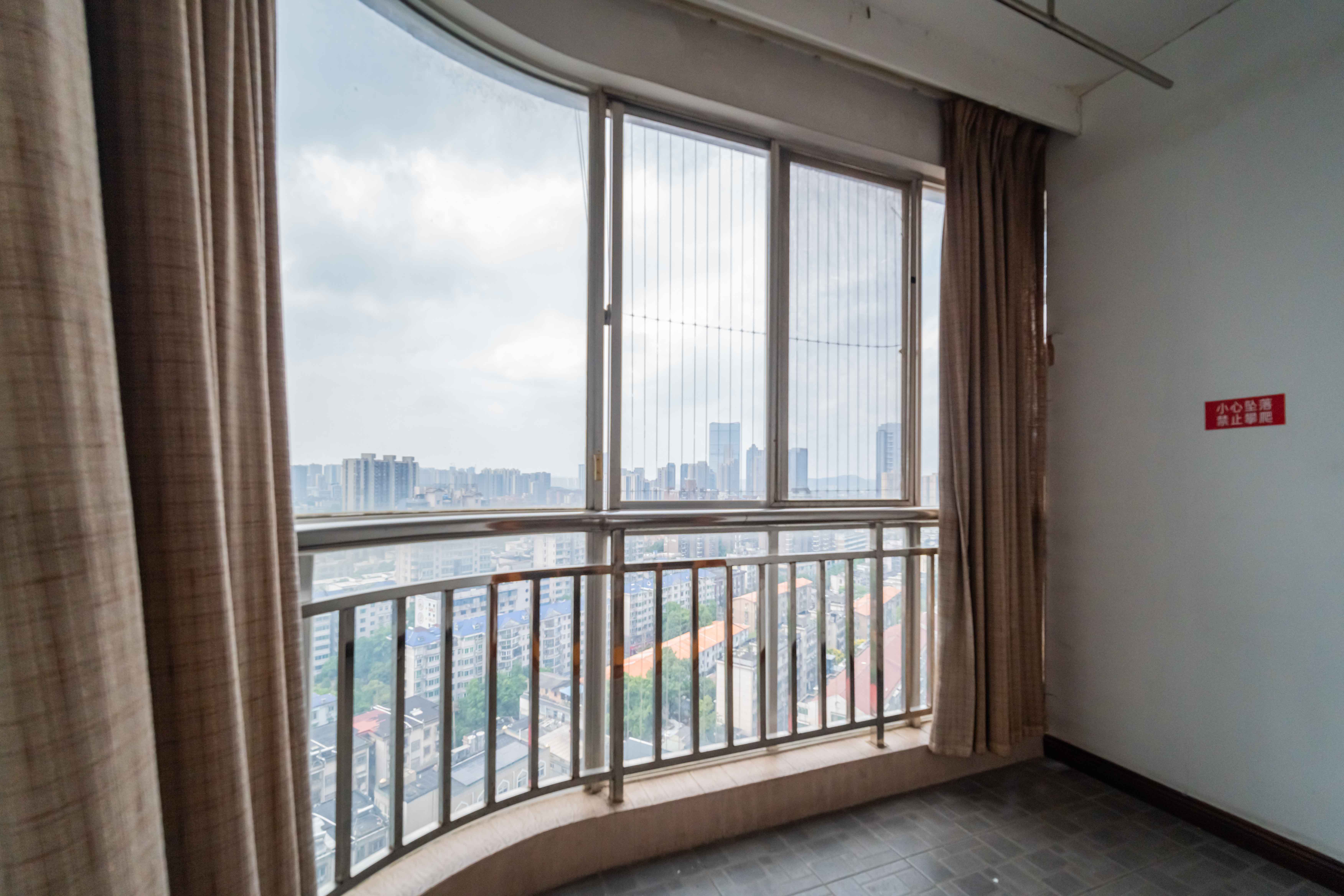 嘉盛奥美城  3室2厅1卫    150.0万其他