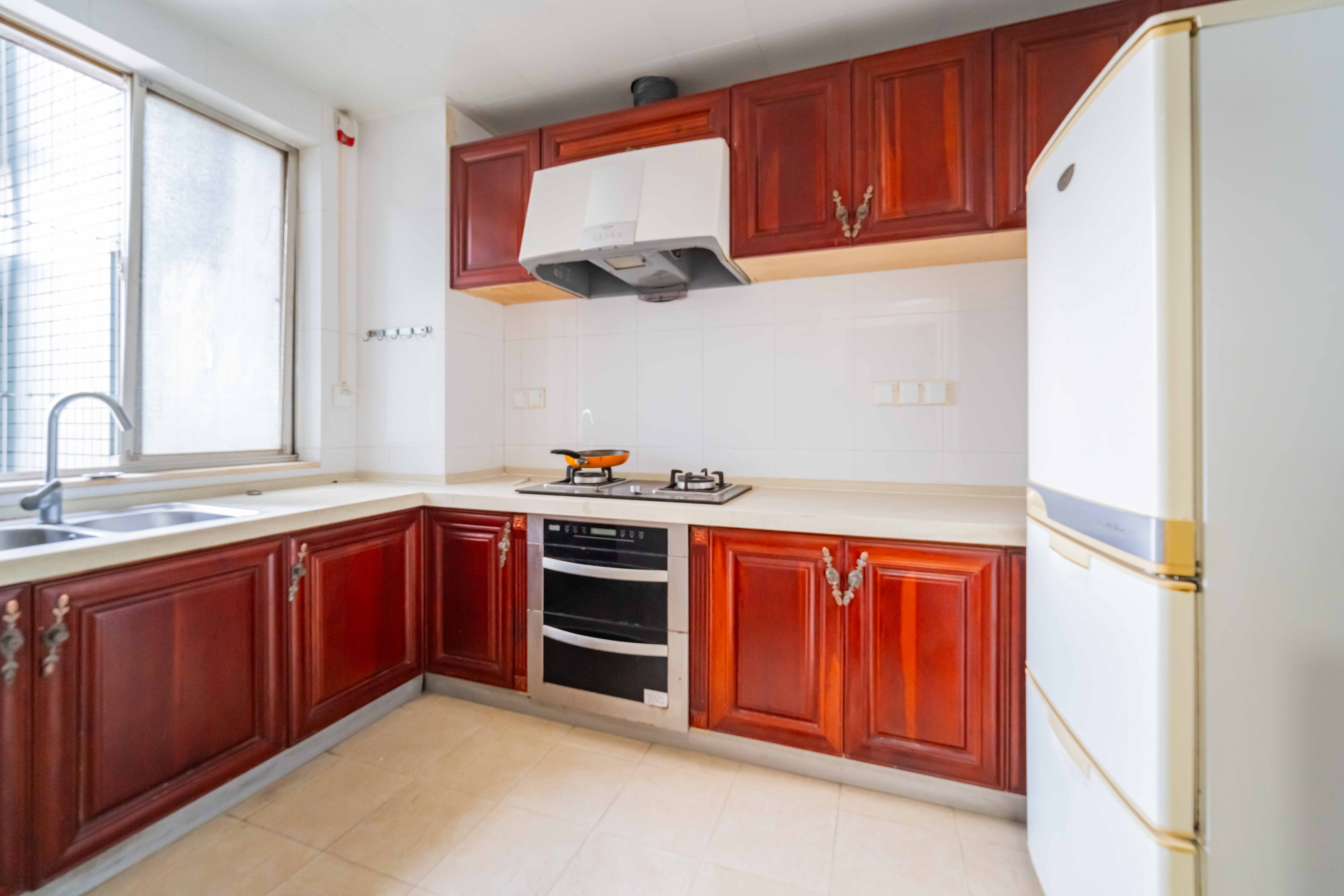 嘉盛奥美城  3室2厅1卫    150.0万厨房