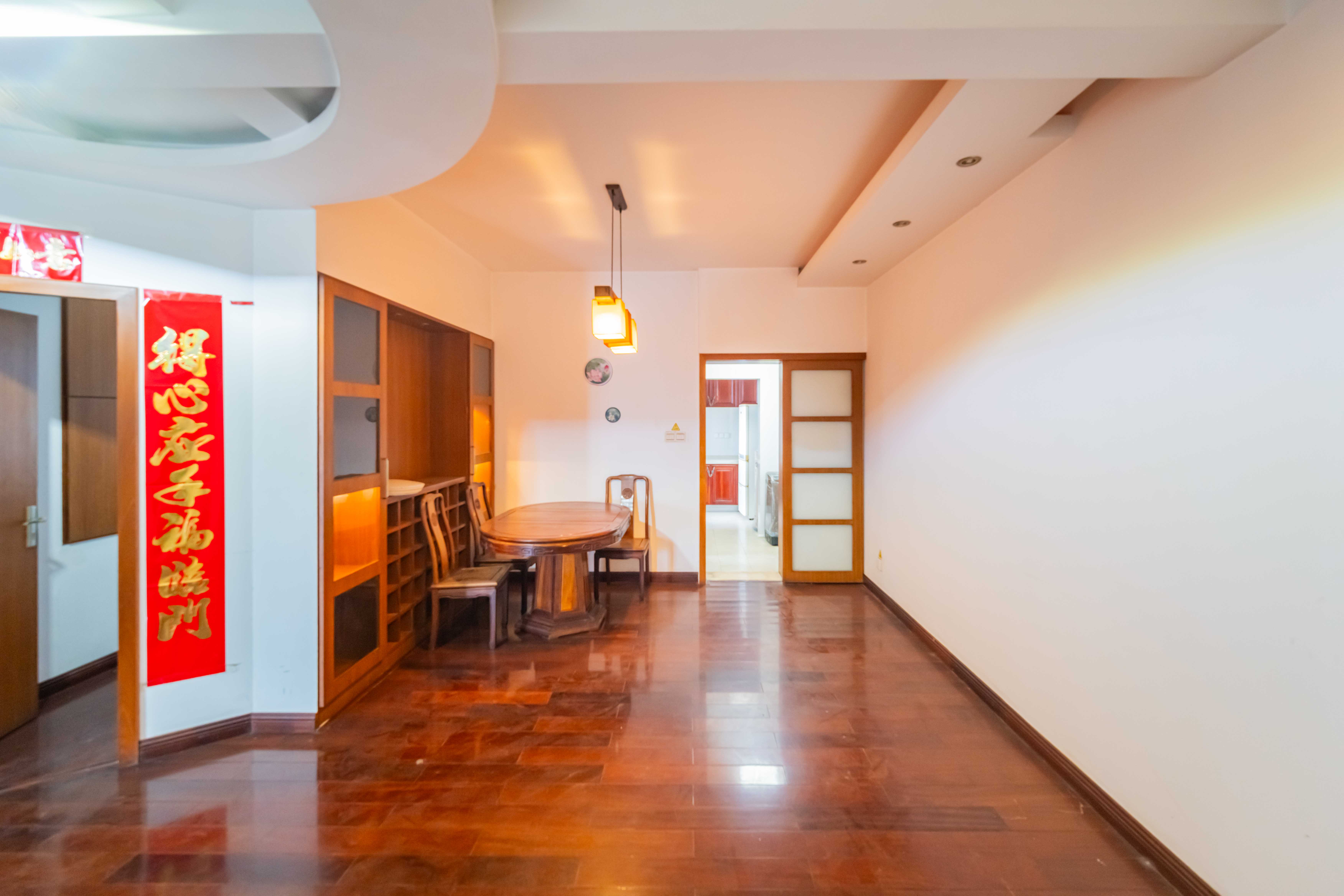 嘉盛奥美城  3室2厅1卫    150.0万客厅