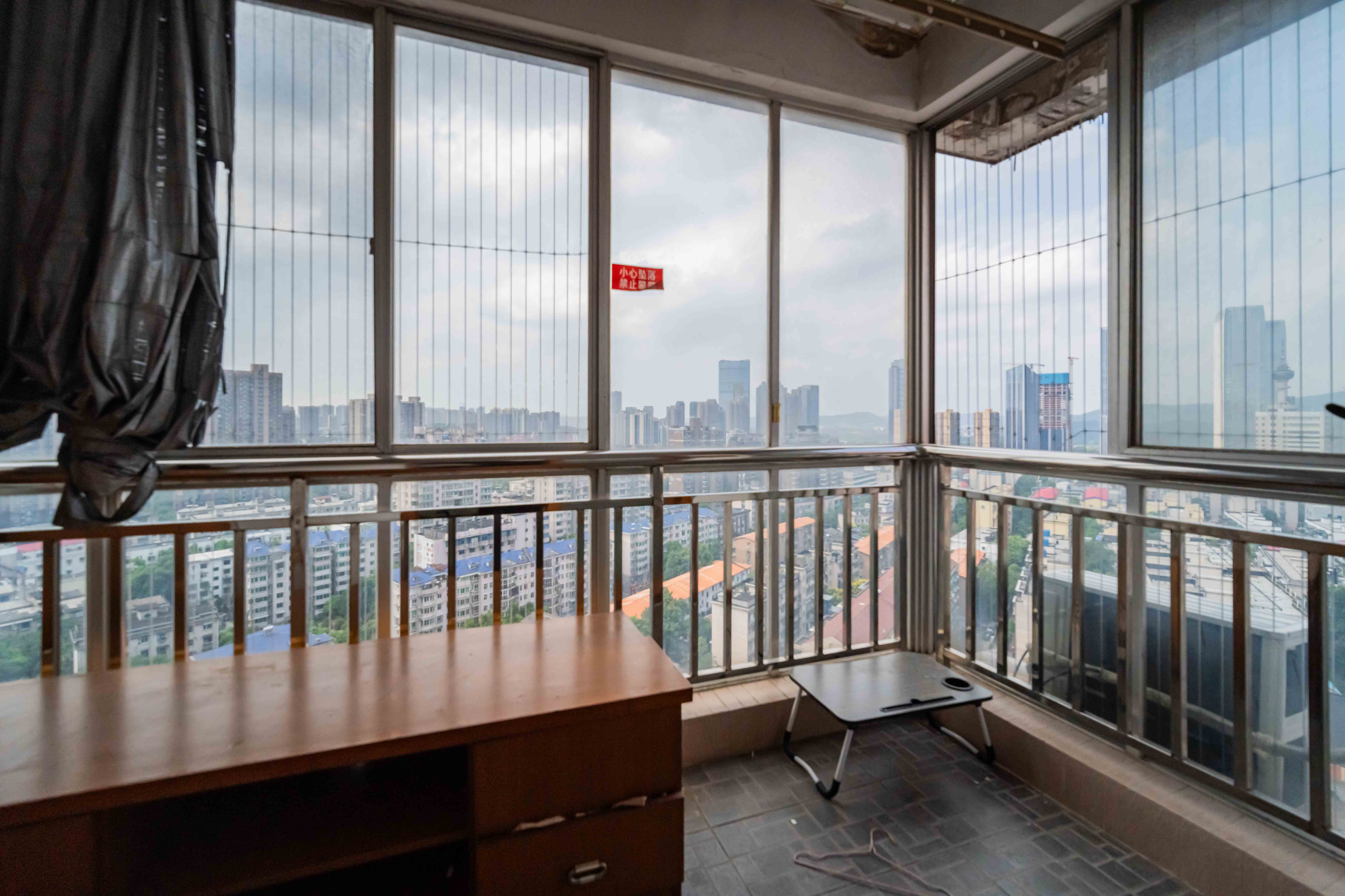 嘉盛奥美城  3室2厅1卫    150.0万阳台