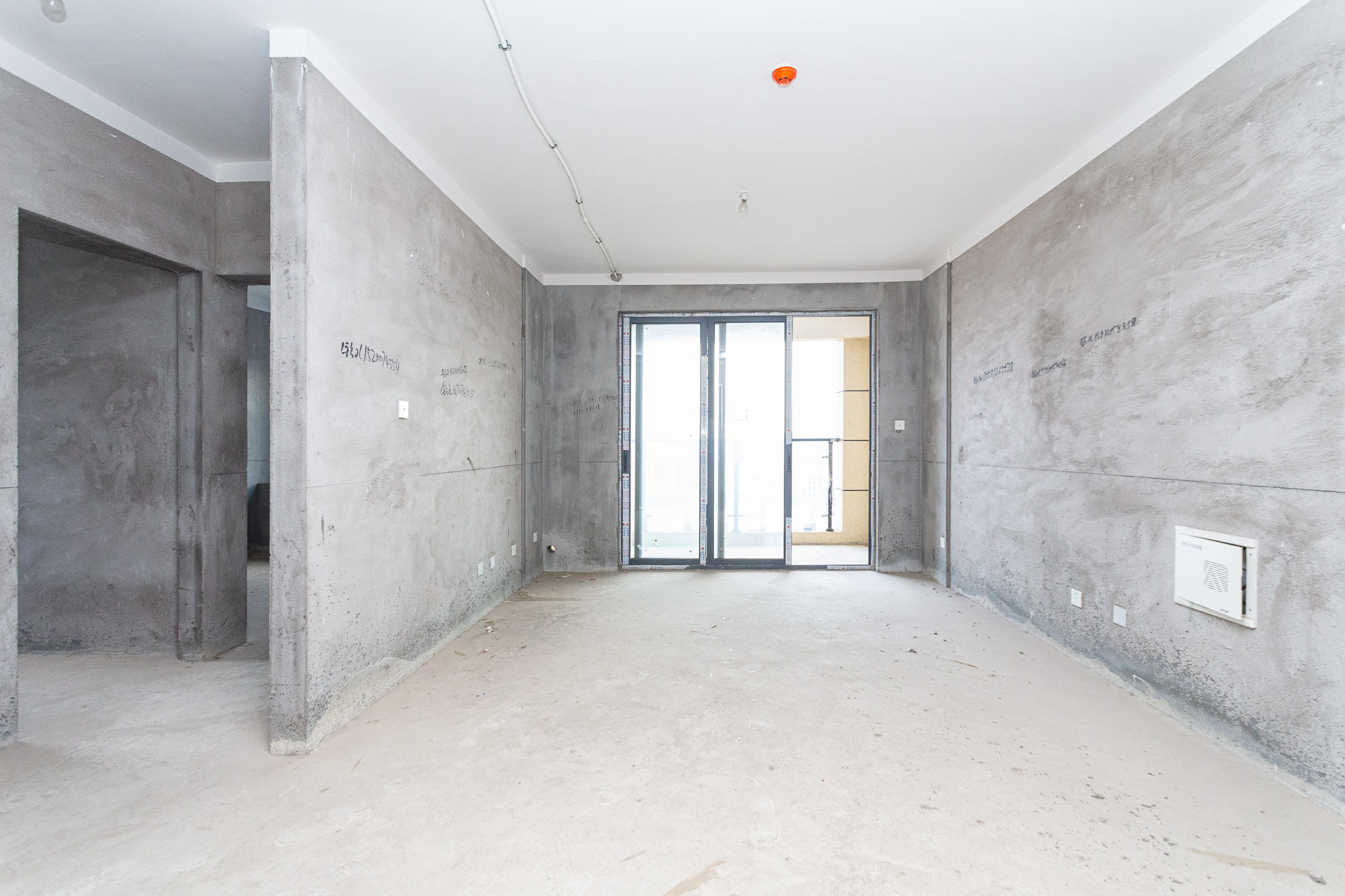 明发阅江悦府 3室2厅1卫 76.00万 明发阅江悦府 3室2厅1卫 76.00万客厅