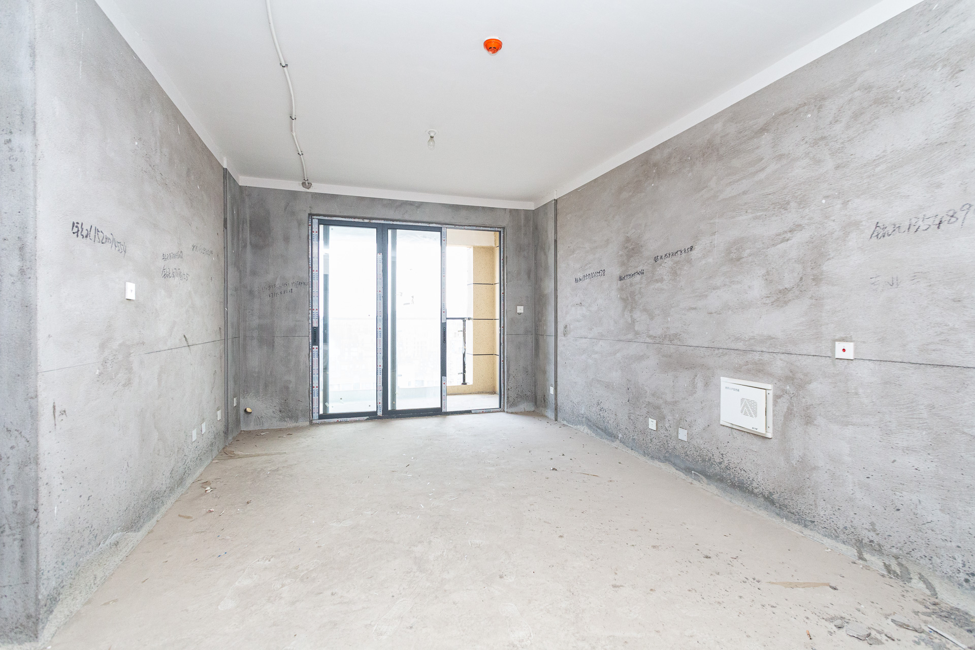 明发阅江悦府 3室2厅1卫 76.00万 明发阅江悦府 3室2厅1卫 76.00万客厅