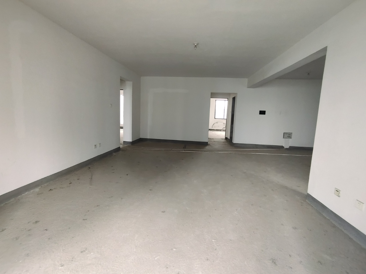 天鹅湖1号 4室2厅2卫 62.0万 天鹅湖1号 4室2厅2卫 62.0万室内图