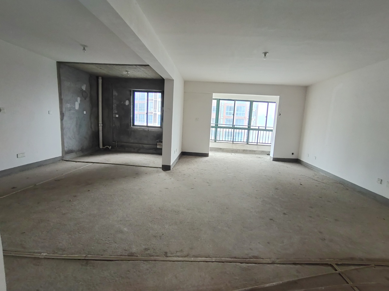 天鹅湖1号 4室2厅2卫 62.0万 天鹅湖1号 4室2厅2卫 62.0万室内图