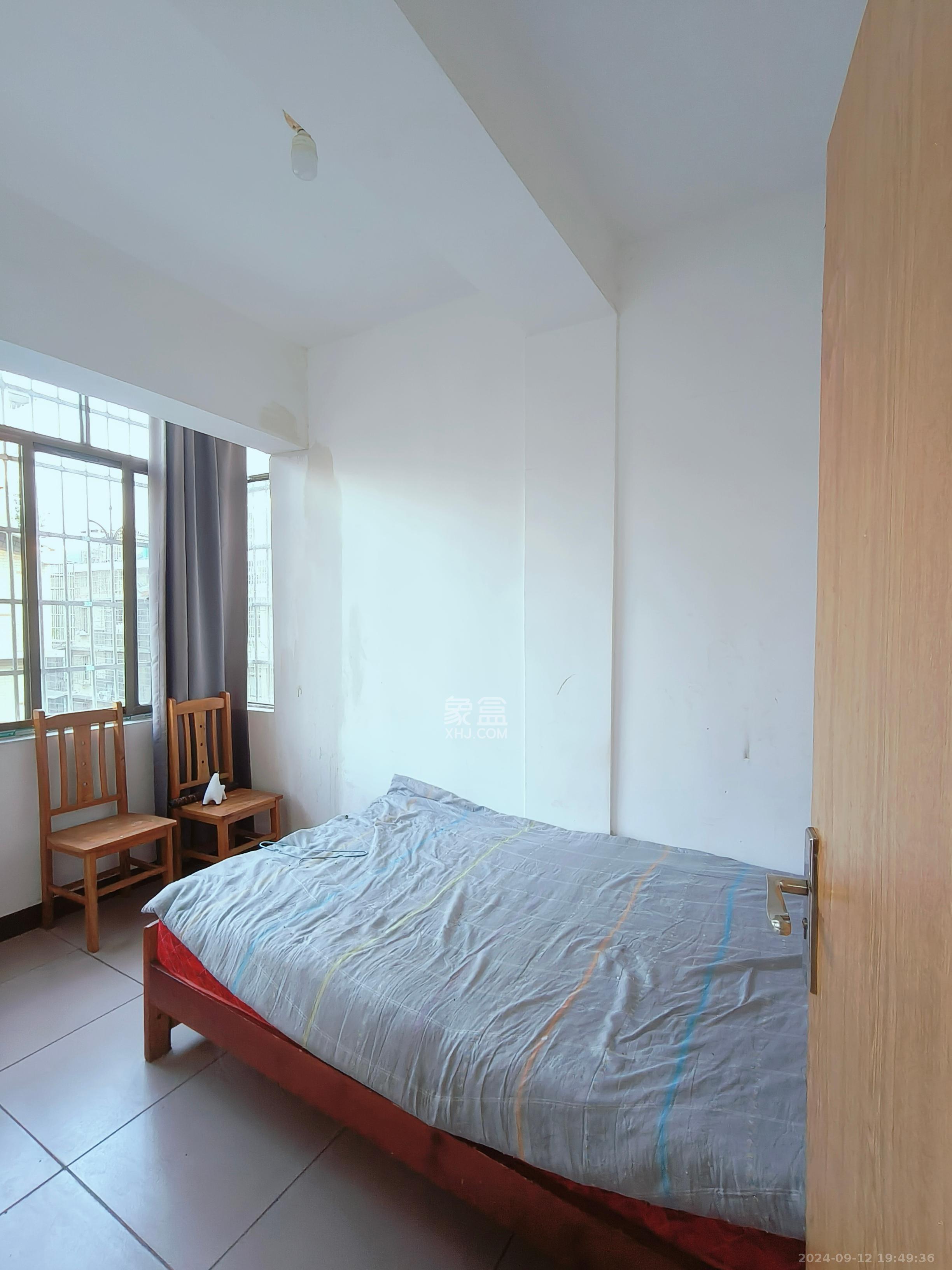 龙塘安置区（龙塘小区）  3室2厅1卫   1400.00元/月室内图