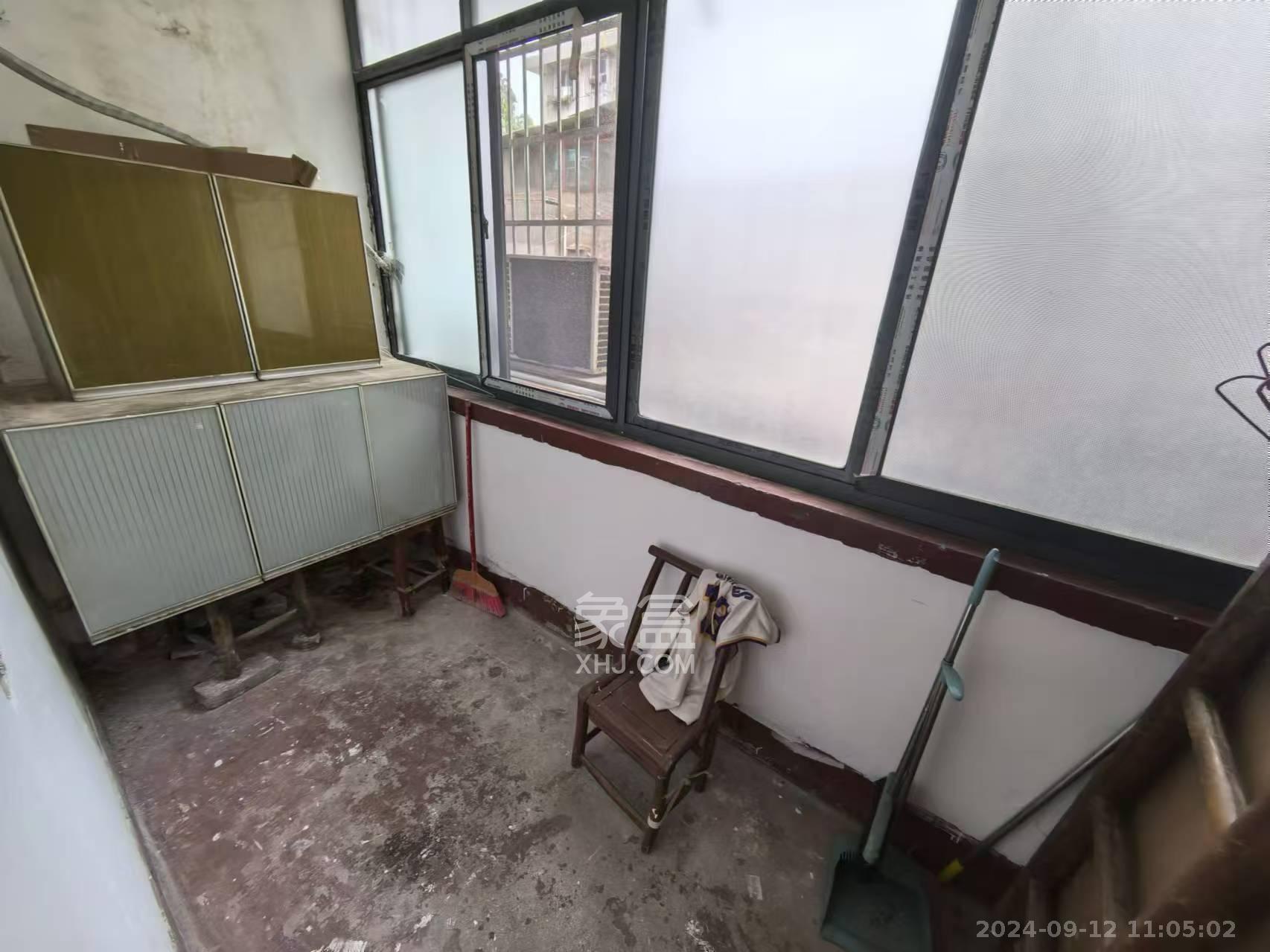 长沙铬盐厂单位宿舍  2室1厅1卫   1200.00元/月室内图