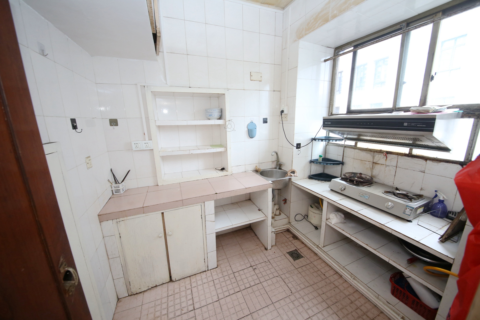 73分局（电信宿舍）  3室2厅1卫    70.0万厨房