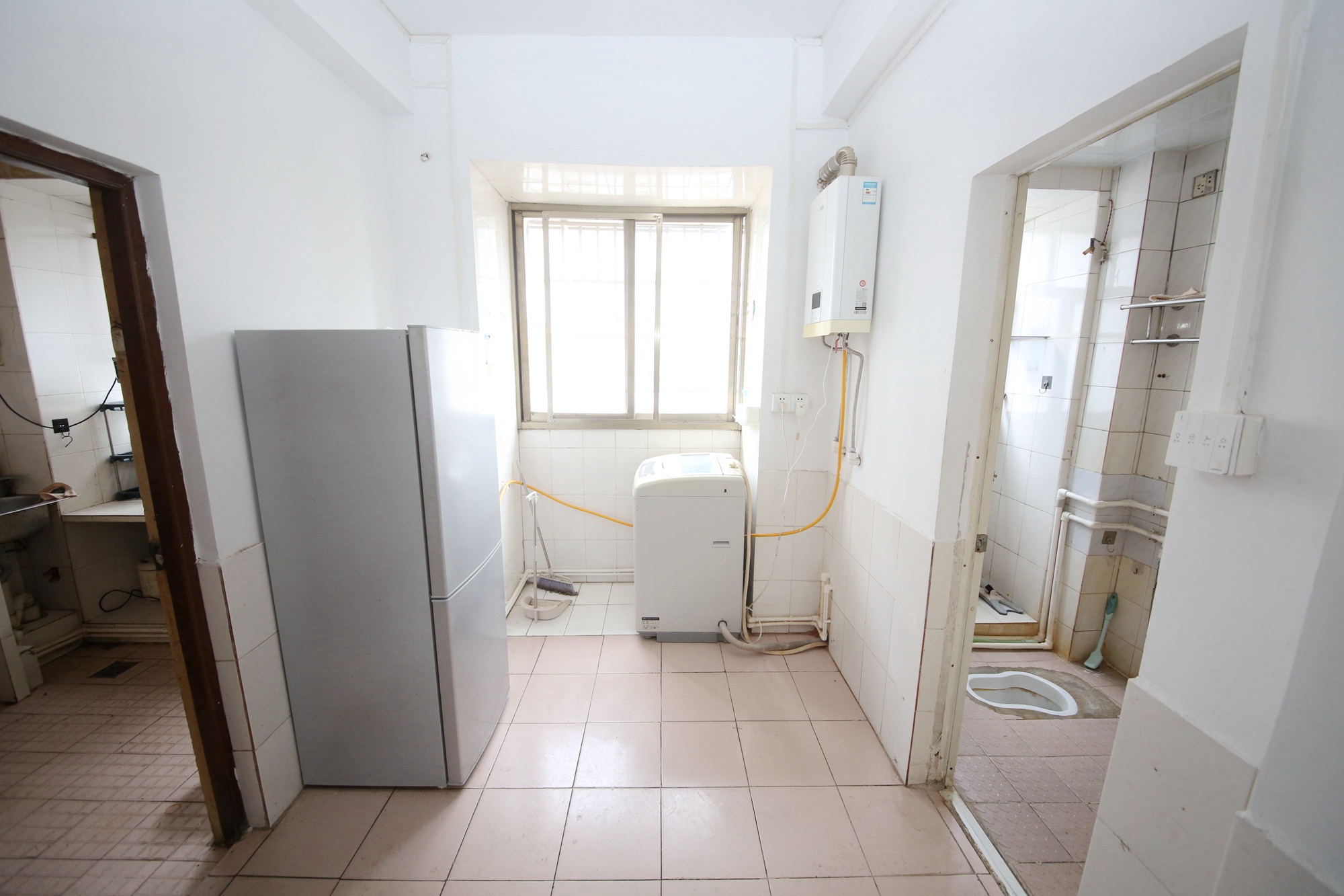 73分局（电信宿舍）  3室2厅1卫    70.0万其他