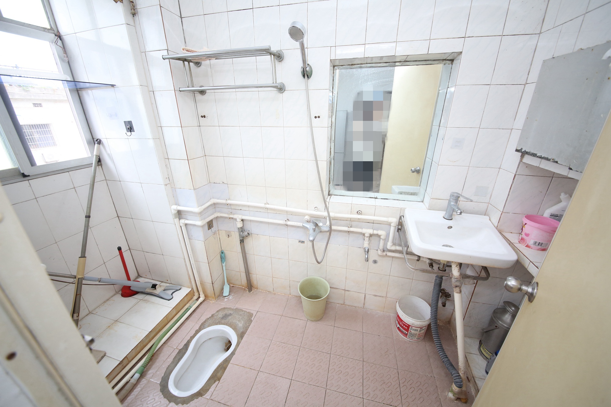 73分局（电信宿舍）  3室2厅1卫    70.0万卫生间