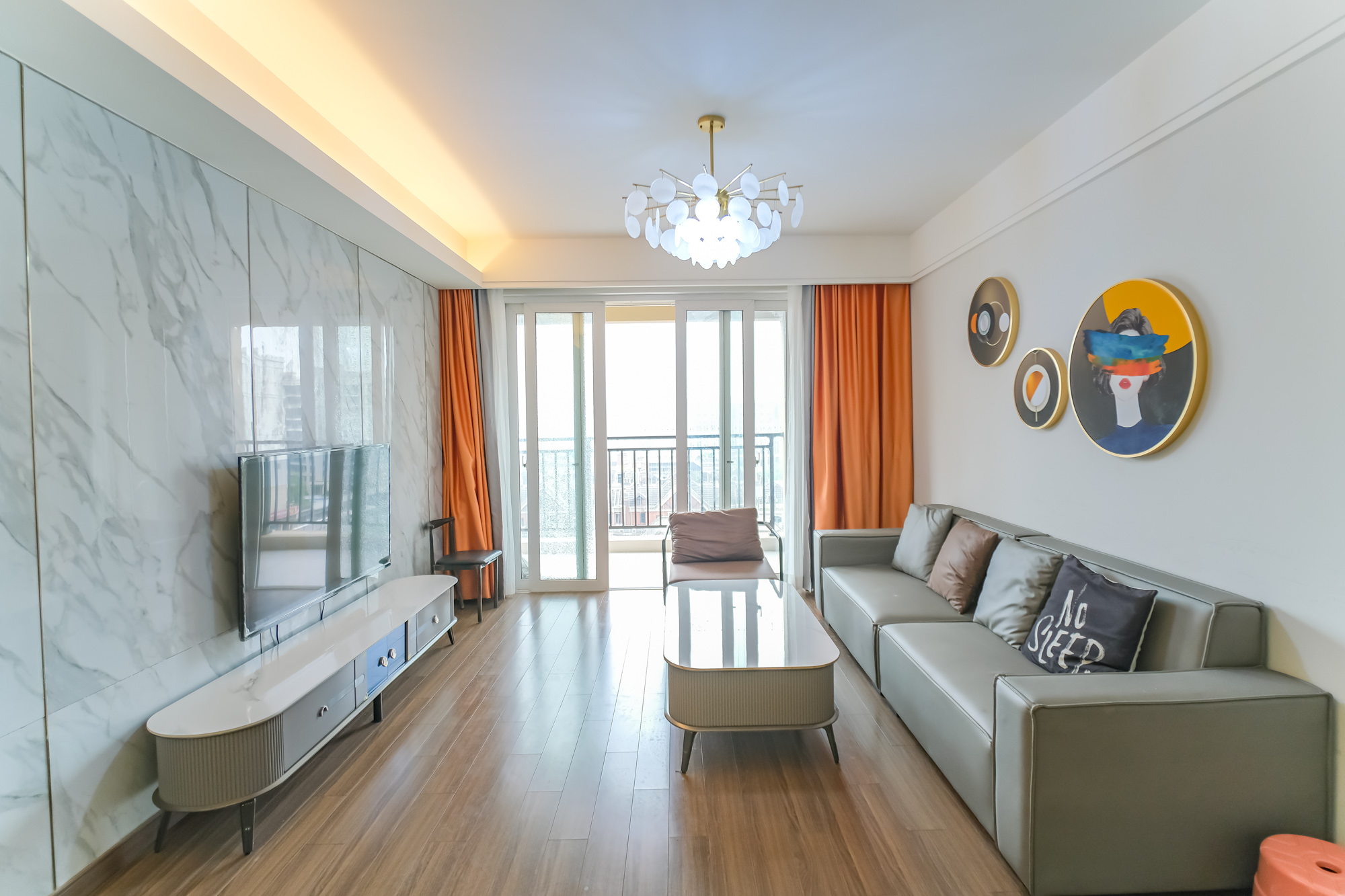 保利香槟国际 3室2厅2卫 79.0万 保利香槟国际 3室2厅2卫 79.0万客厅