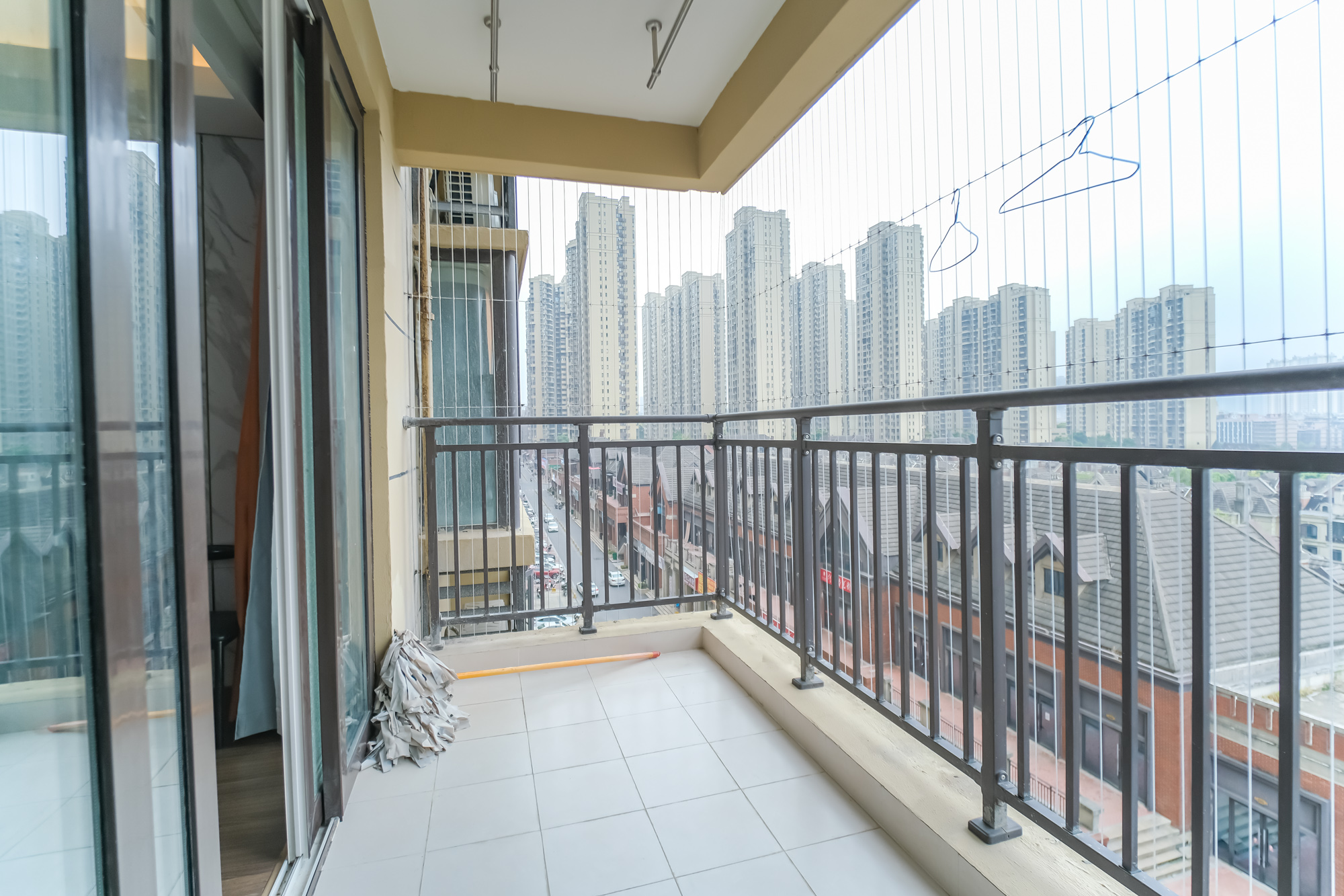 保利香槟国际 3室2厅2卫 79.0万 保利香槟国际 3室2厅2卫 79.0万阳台