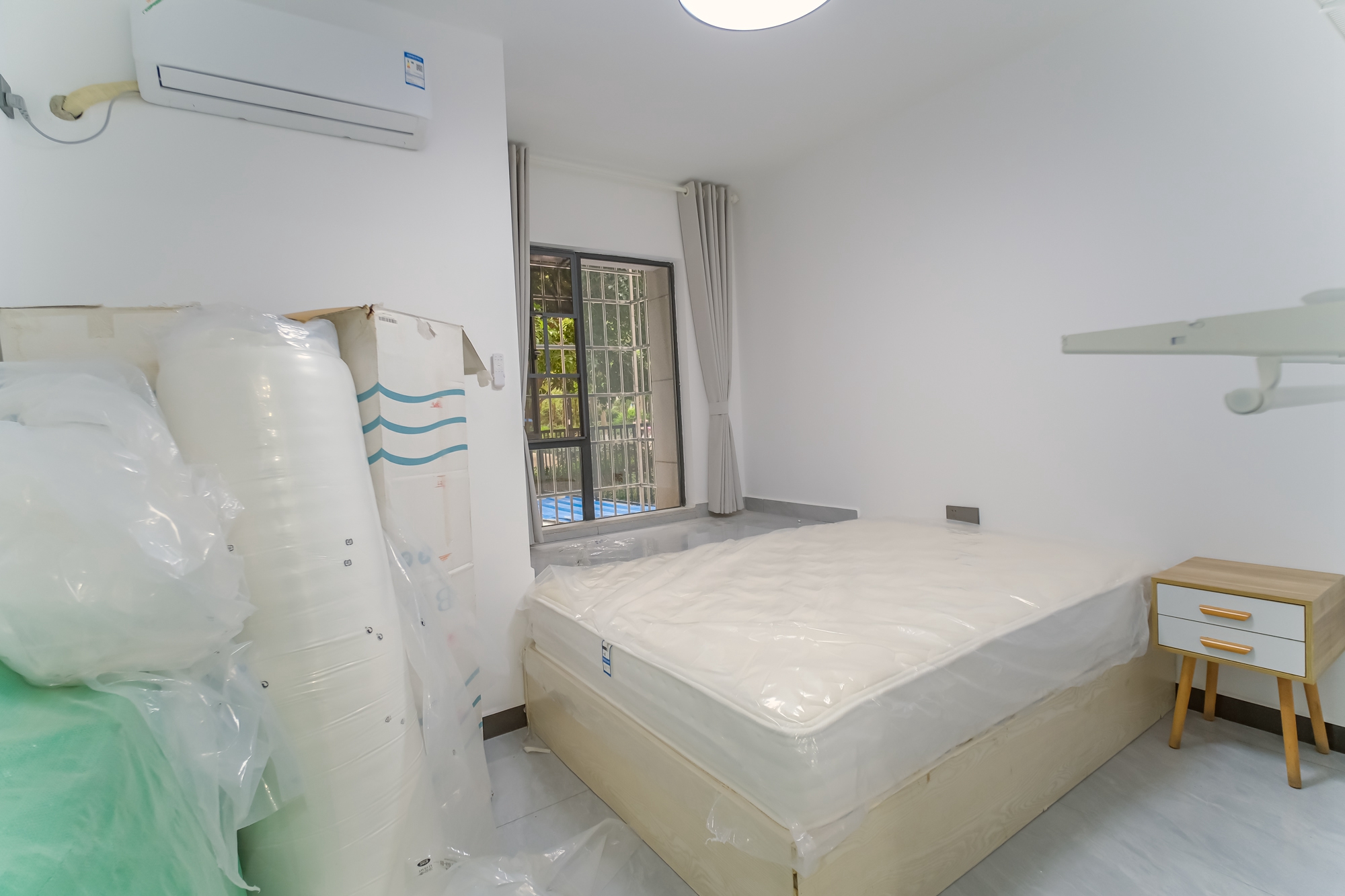 三一街区 5室2厅2卫 165.0万 三一街区 5室2厅2卫 165.0万卧室