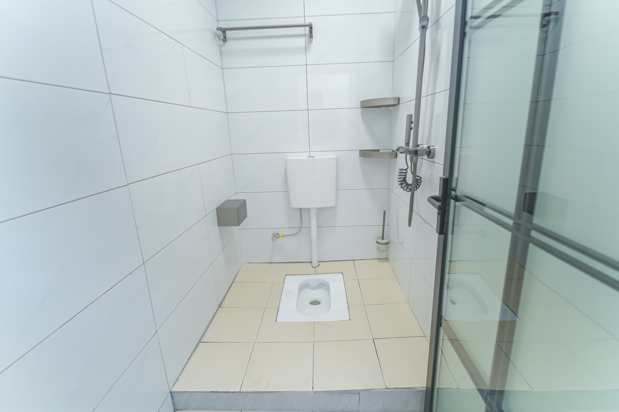 三一街区 5室2厅2卫 165.0万 三一街区 5室2厅2卫 165.0万卫生间