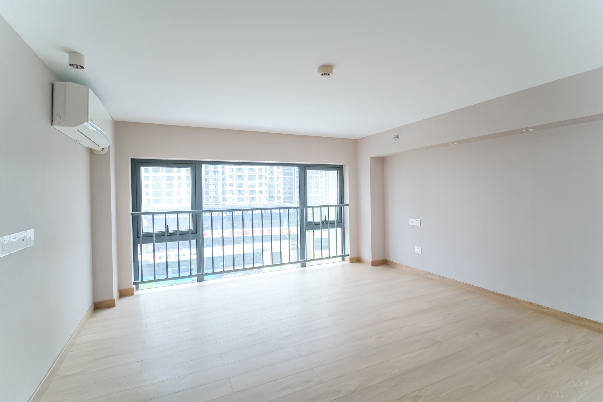 运达锦绣广场  3室1厅1卫    120.0万 运达锦绣广场  3室1厅1卫    120.0万卧室