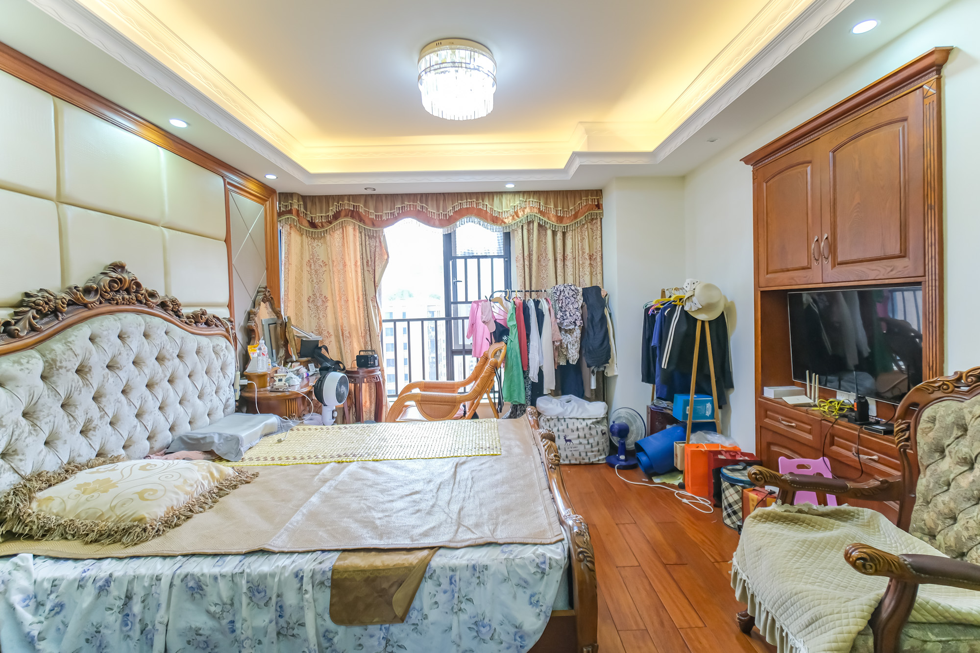 三一街区  7室3厅3卫   148.90万卧室