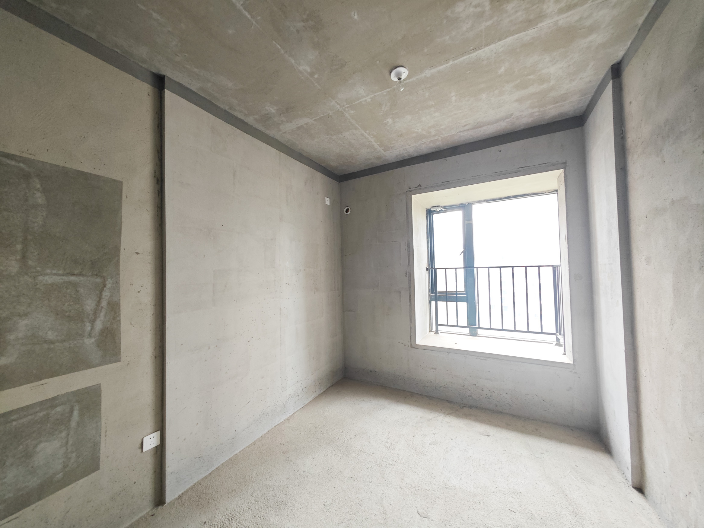 中建嘉和城  4室2厅2卫   125.00万卧室