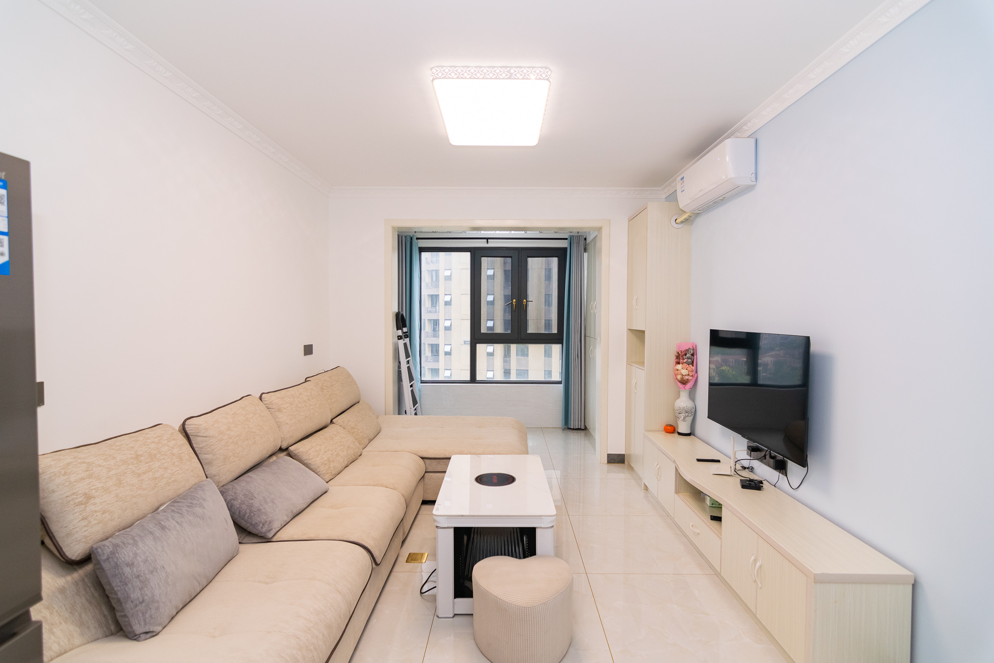 金地三千府(金地湖山樾、金地自在城)  1室0厅0卫    56.0万 金地三千府(金地湖山樾、金地自在城)  1室0厅0卫    56.0万