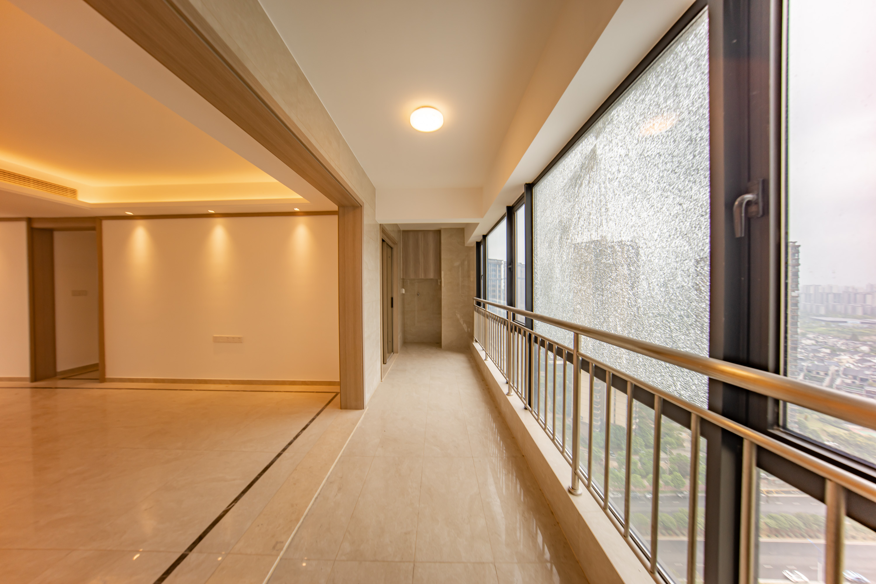 建投象山国际  4室2厅2卫   186.00万阳台