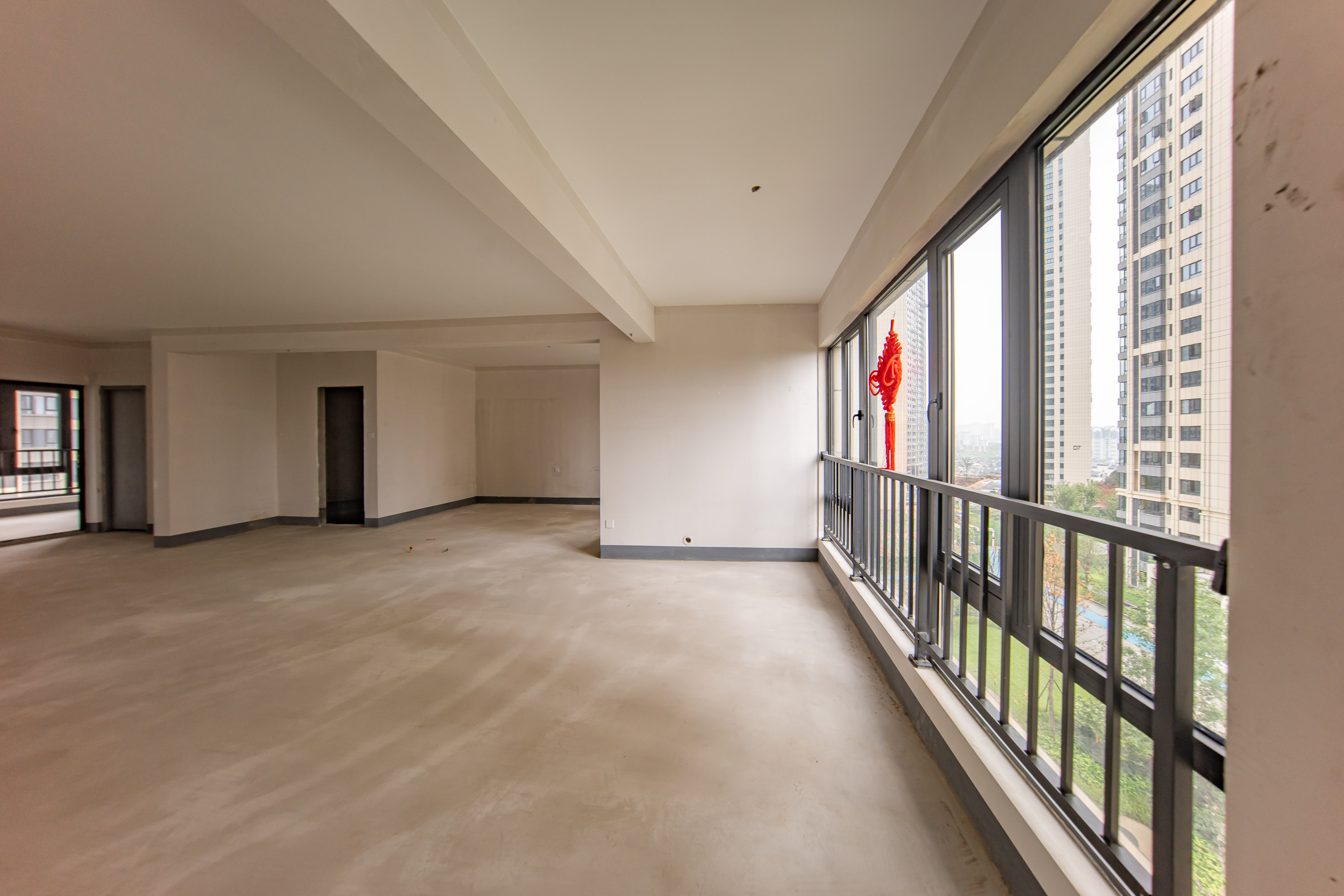 建投象山国际  5室2厅3卫   252.80万阳台