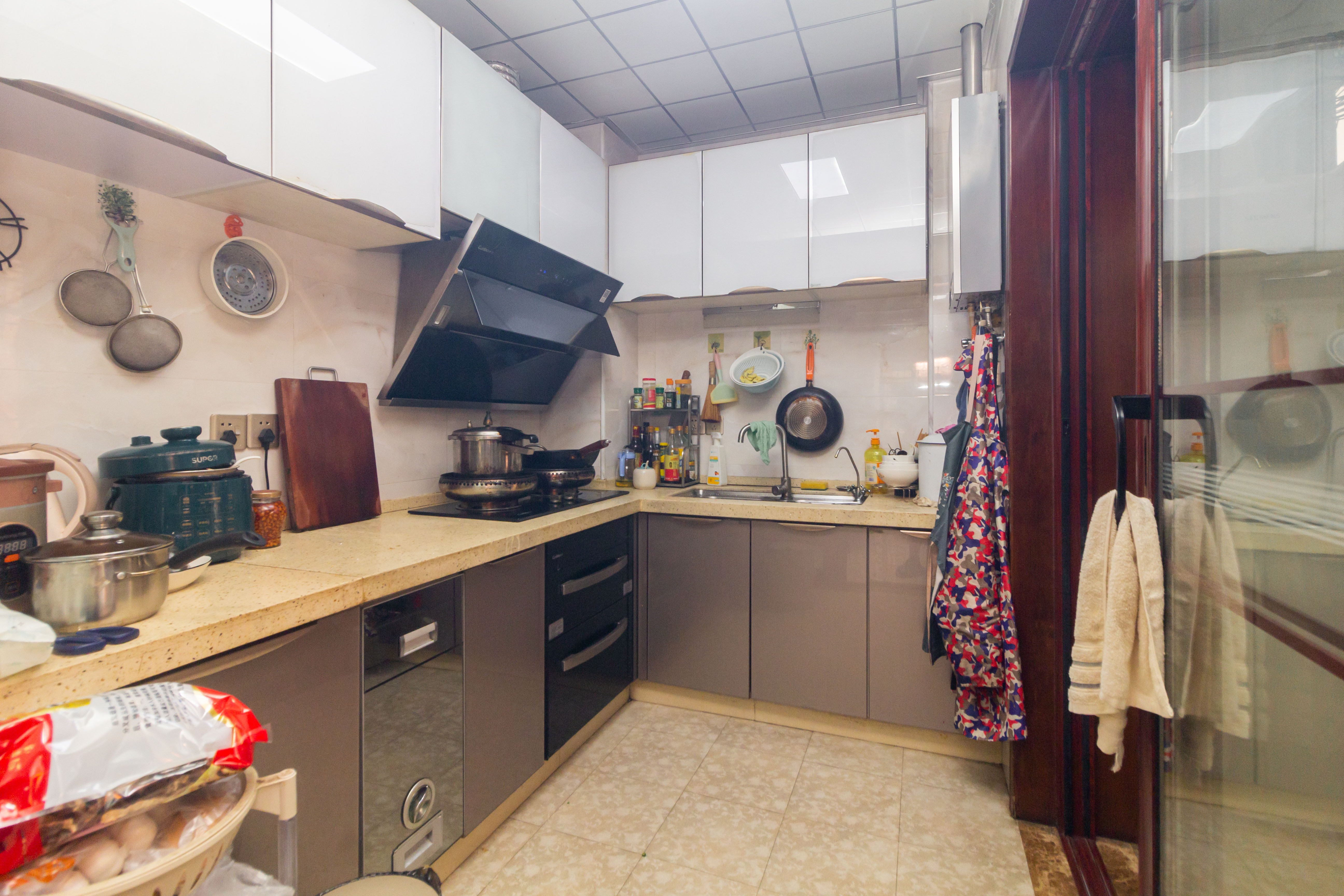 海德公园 4室2厅2卫 81.0万 海德公园 4室2厅2卫 81.0万厨房