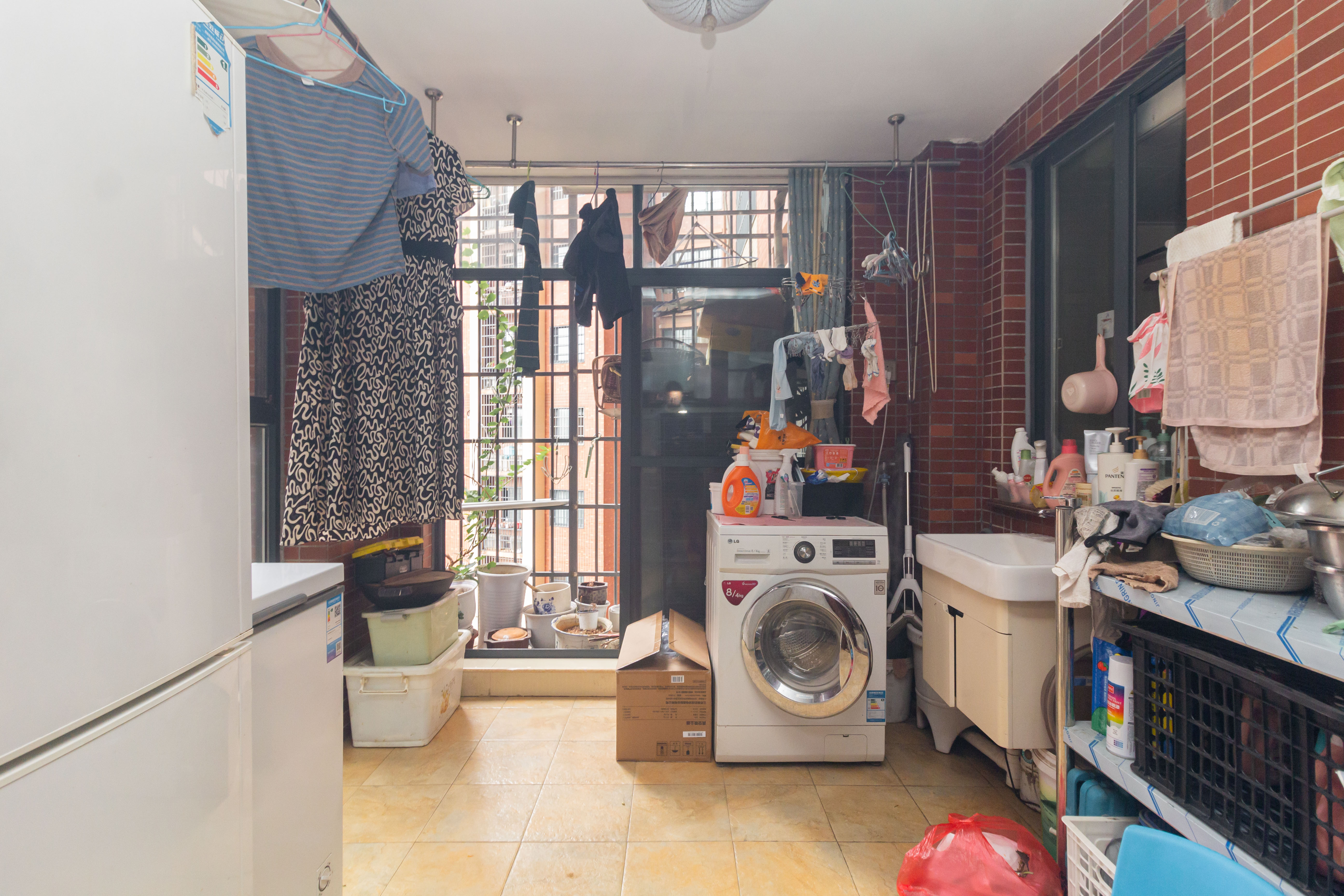 海德公园 4室2厅2卫 81.0万 海德公园 4室2厅2卫 81.0万卧室