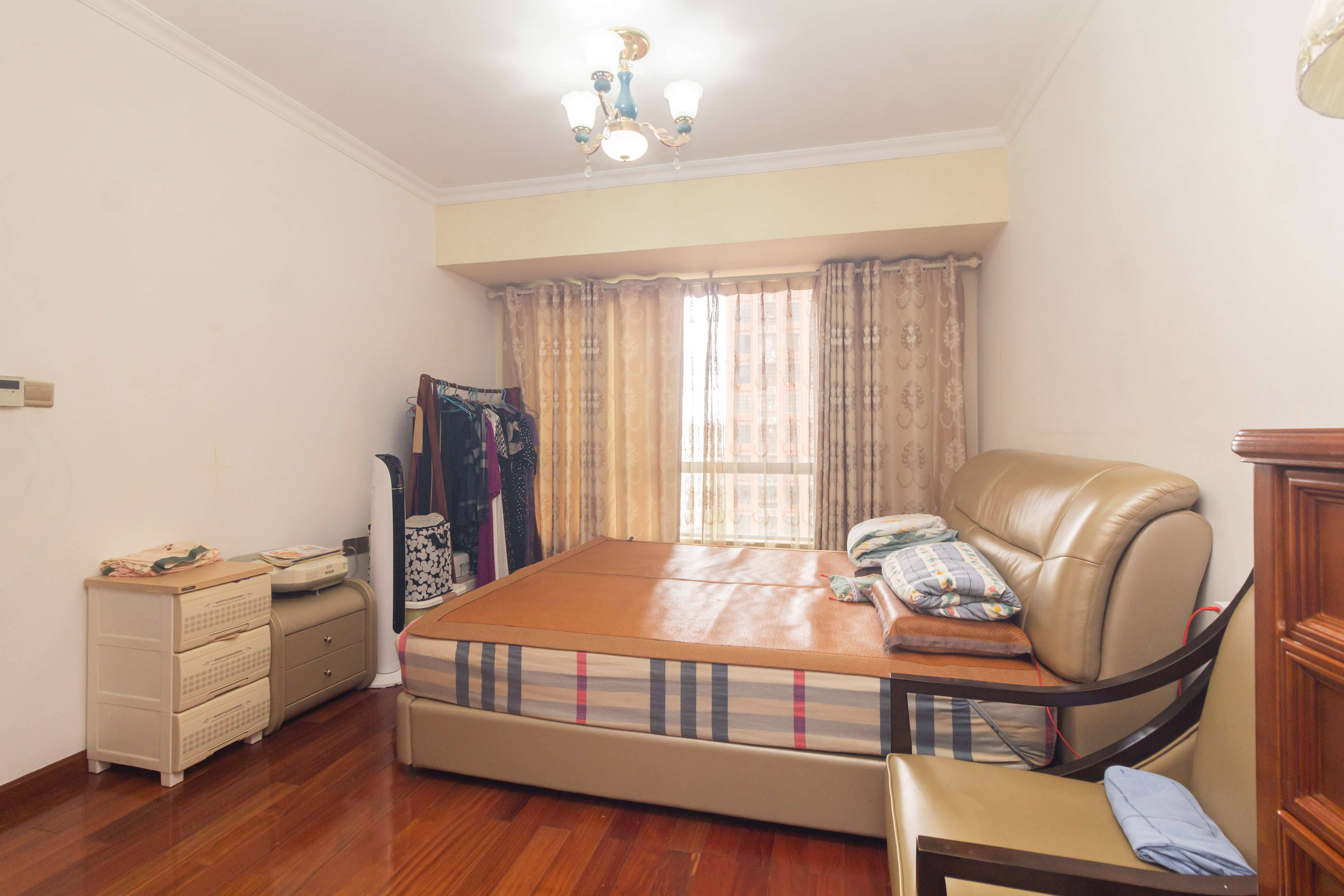 海德公园 4室2厅2卫 81.0万 海德公园 4室2厅2卫 81.0万卧室