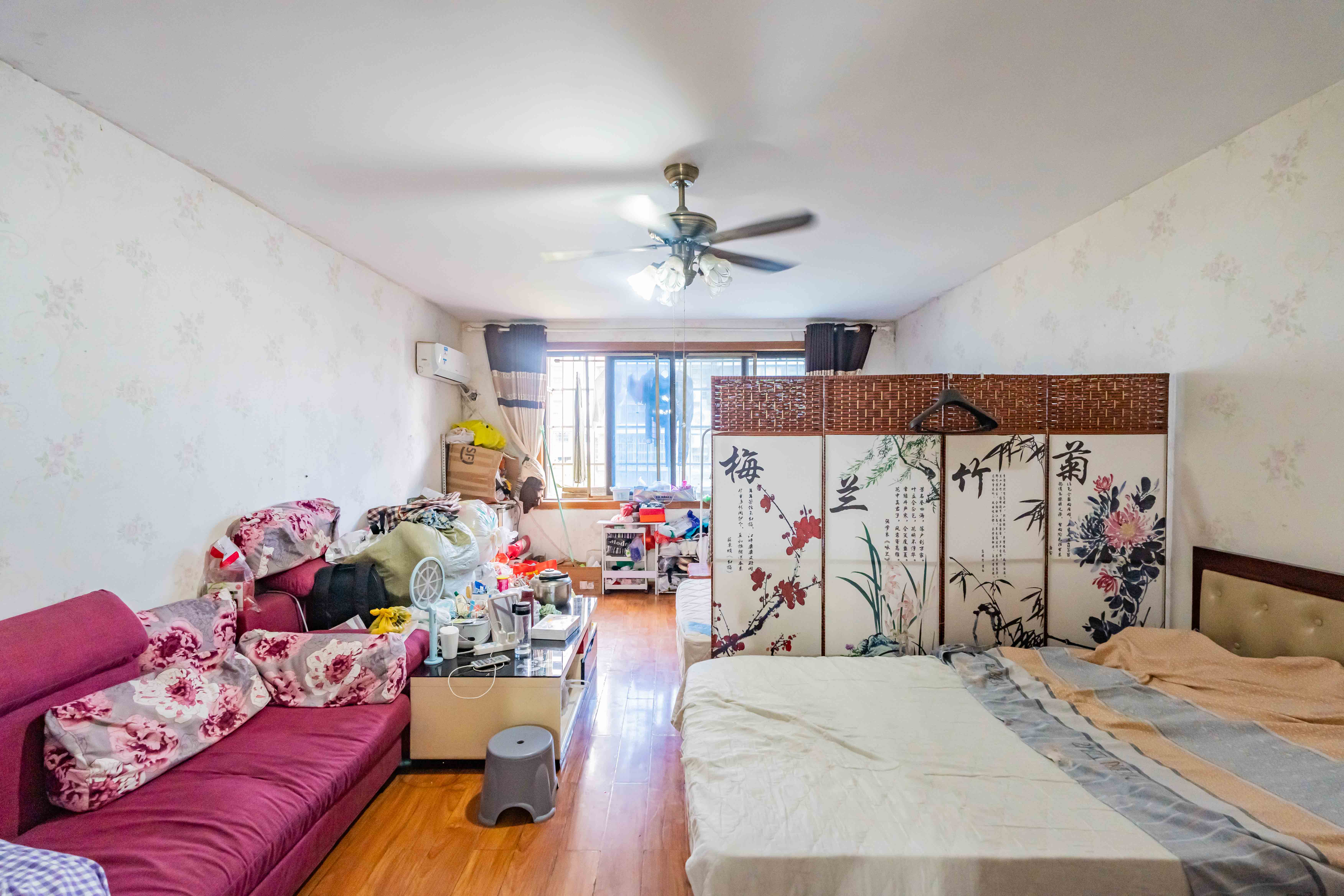 福乐凯公寓  4室2厅1卫    98.5万 福乐凯公寓  4室2厅1卫    98.5万客厅