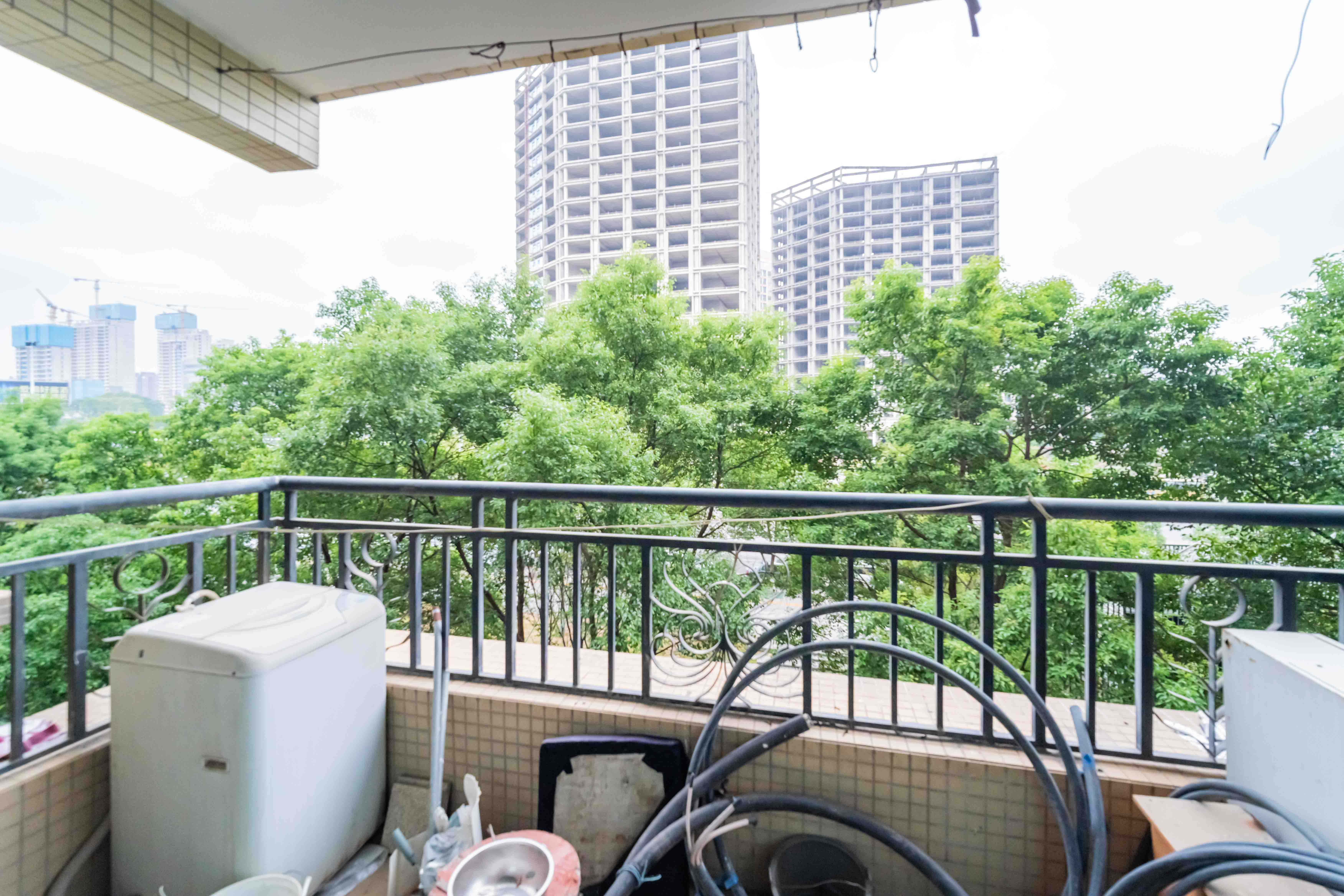 恒大绿洲  3室2厅2卫   99.00万其他