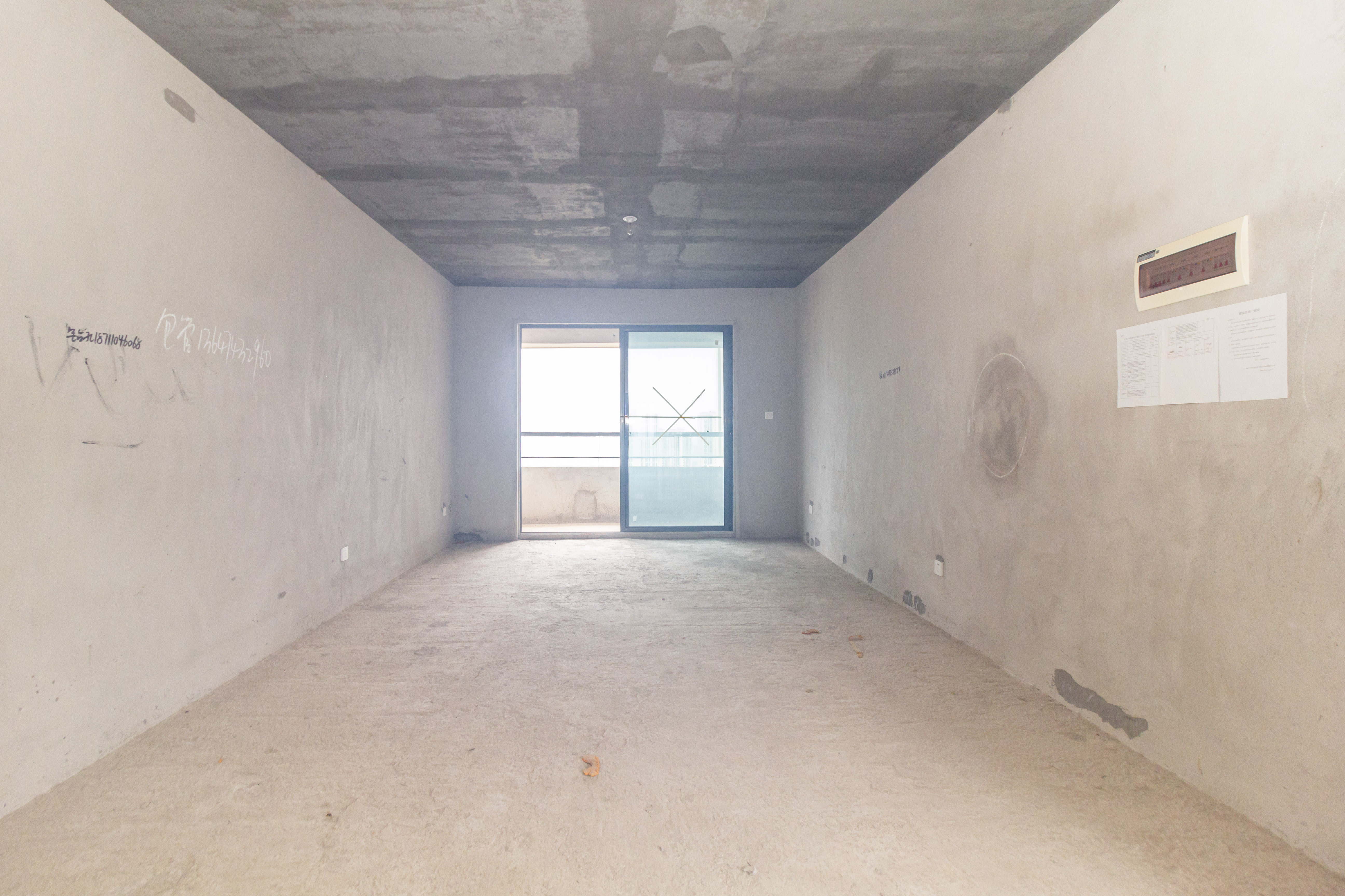 辉宏橄榄城 4室2厅2卫 87.0万 辉宏橄榄城 4室2厅2卫 87.0万客厅