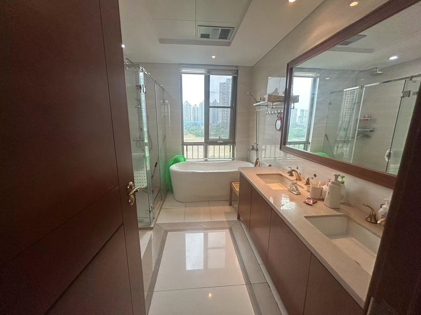 晋合湘水湾二期 4室2厅2卫 245.0万 晋合湘水湾二期 4室2厅2卫 245.0万室内图