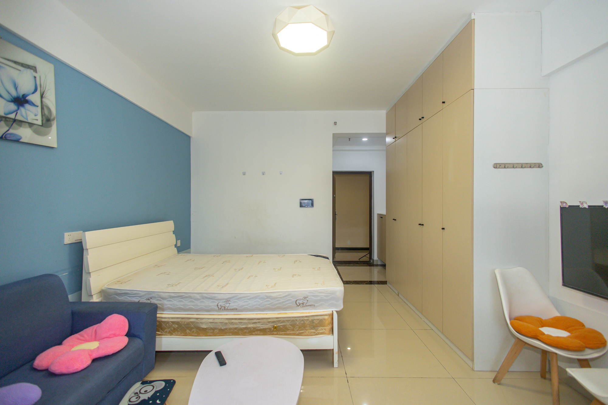 未来漫城 1室1厅1卫 27.0万 未来漫城 1室1厅1卫 27.0万客厅